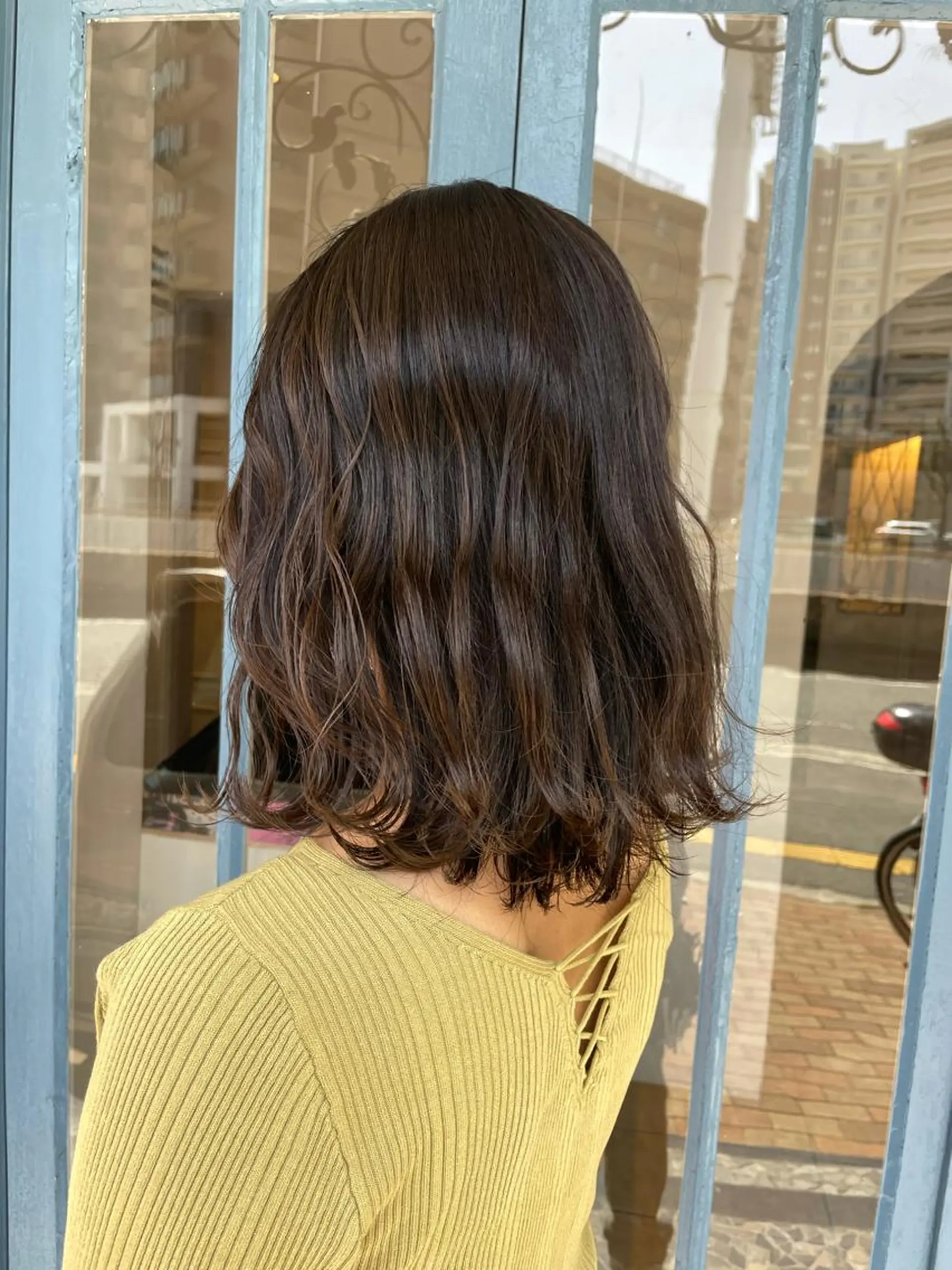 ミディアム 栗林 茉那のヘアスタイル