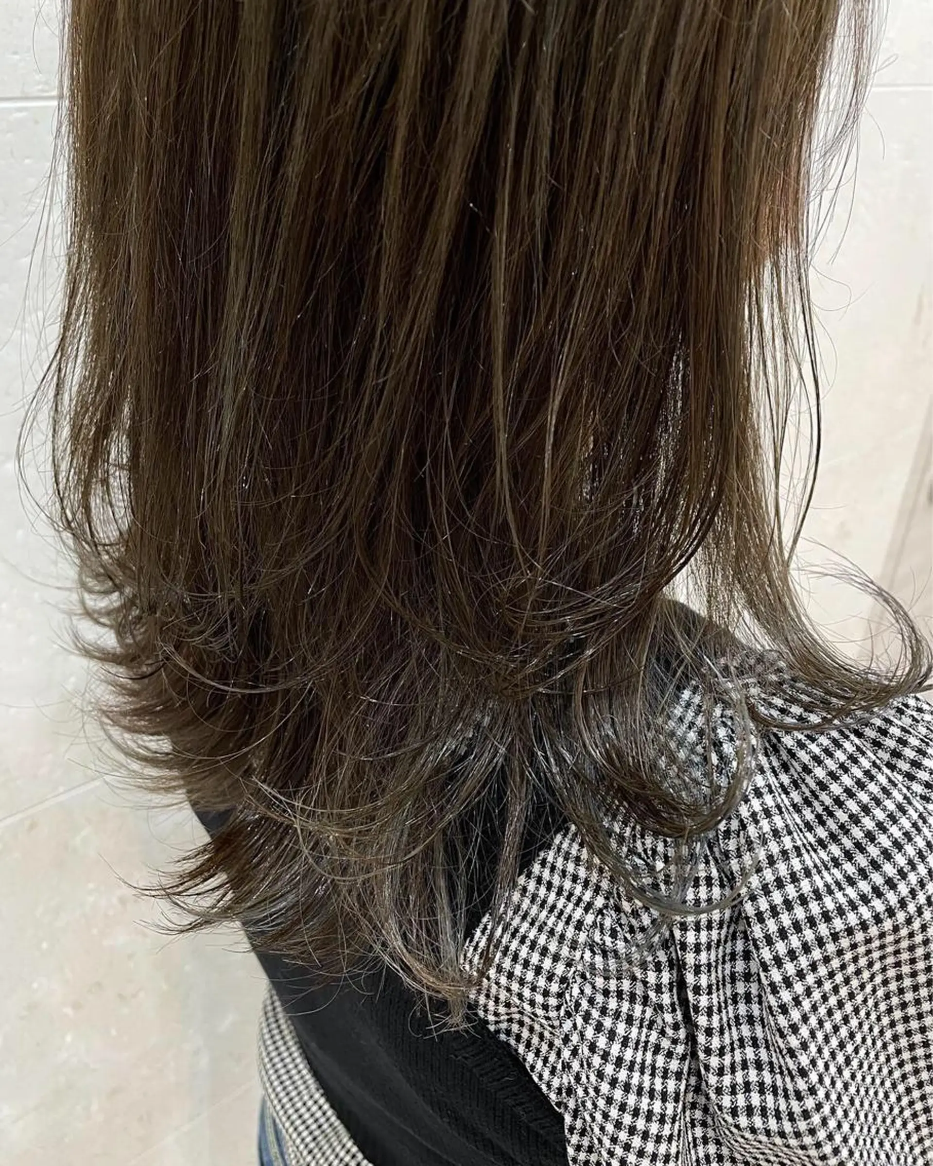 ロング カラー アッシュ ブルーカラー ハイライトカラー ハイライト カット ヘアカラー トリートメント 斉藤 貴也のヘアスタイル