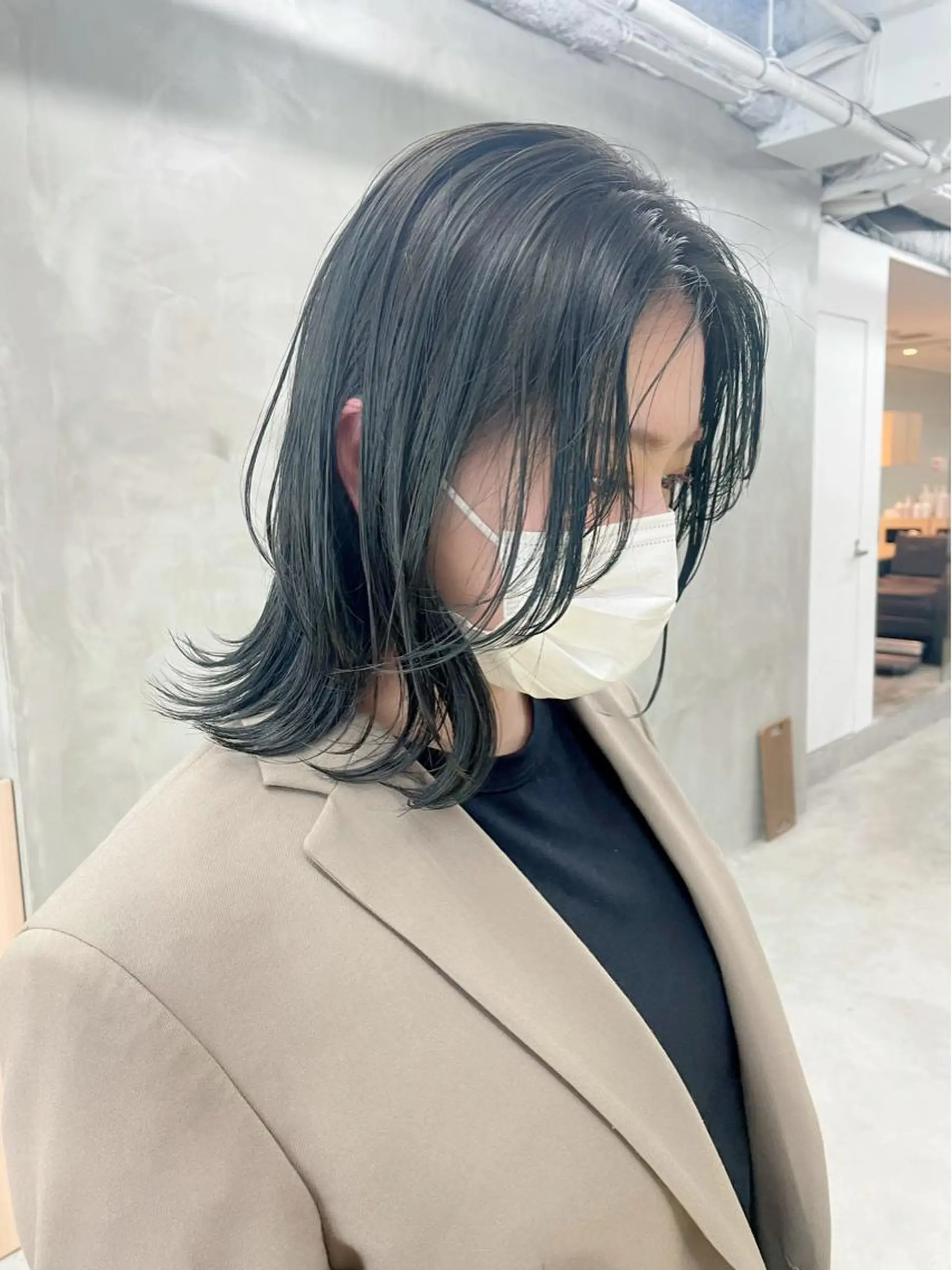 ミディアム カラー グレージュ オリーブグレージュ オリーブグレー カット ヘアカラー トリートメント yurika☁️ 似合わせ｜レイヤーのヘアスタイル