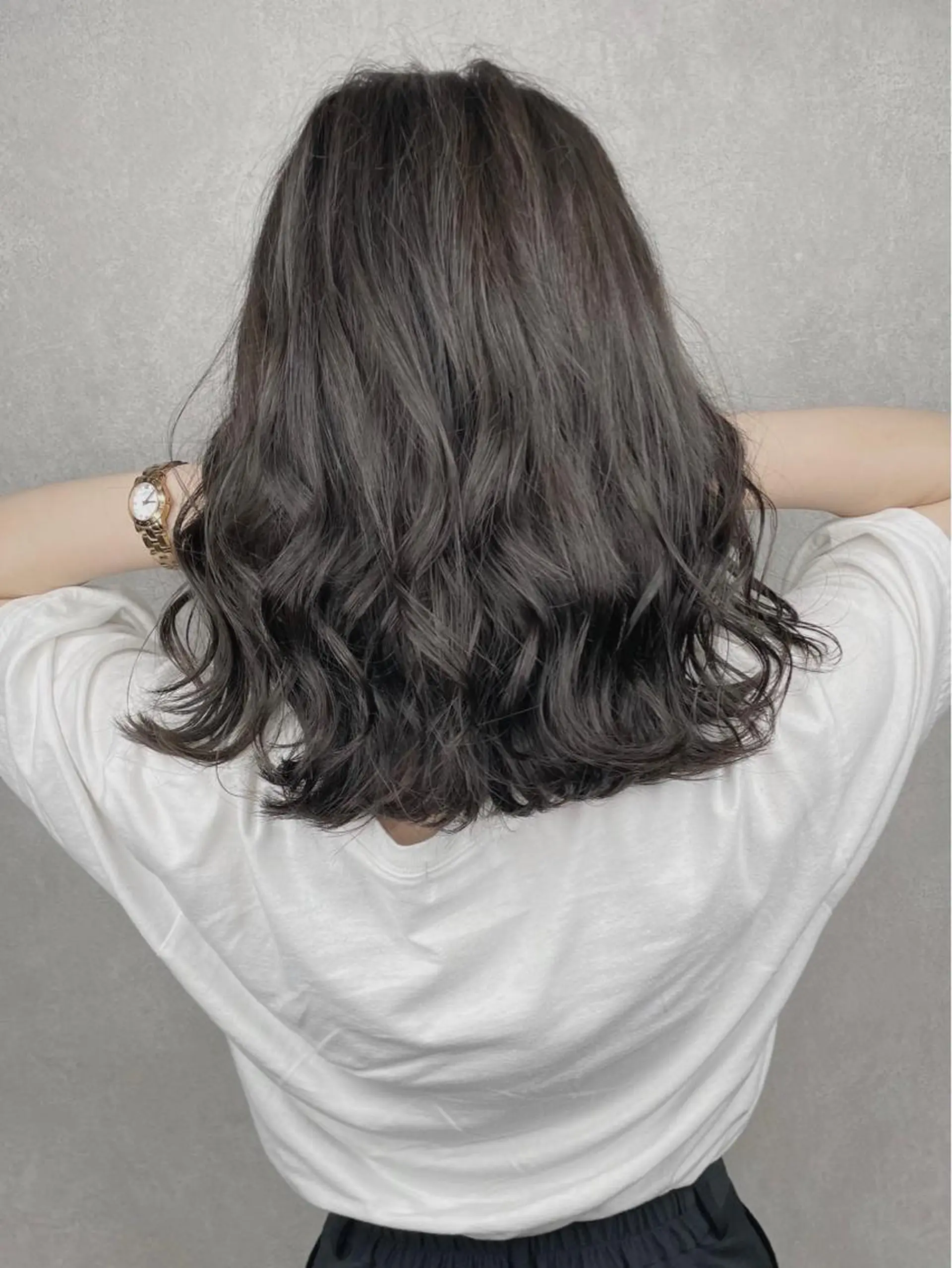 ミディアム カラー カット ヘアカラー トリートメント 井本翔太.髪質改善. ベージュ.グレージュのヘアスタイル