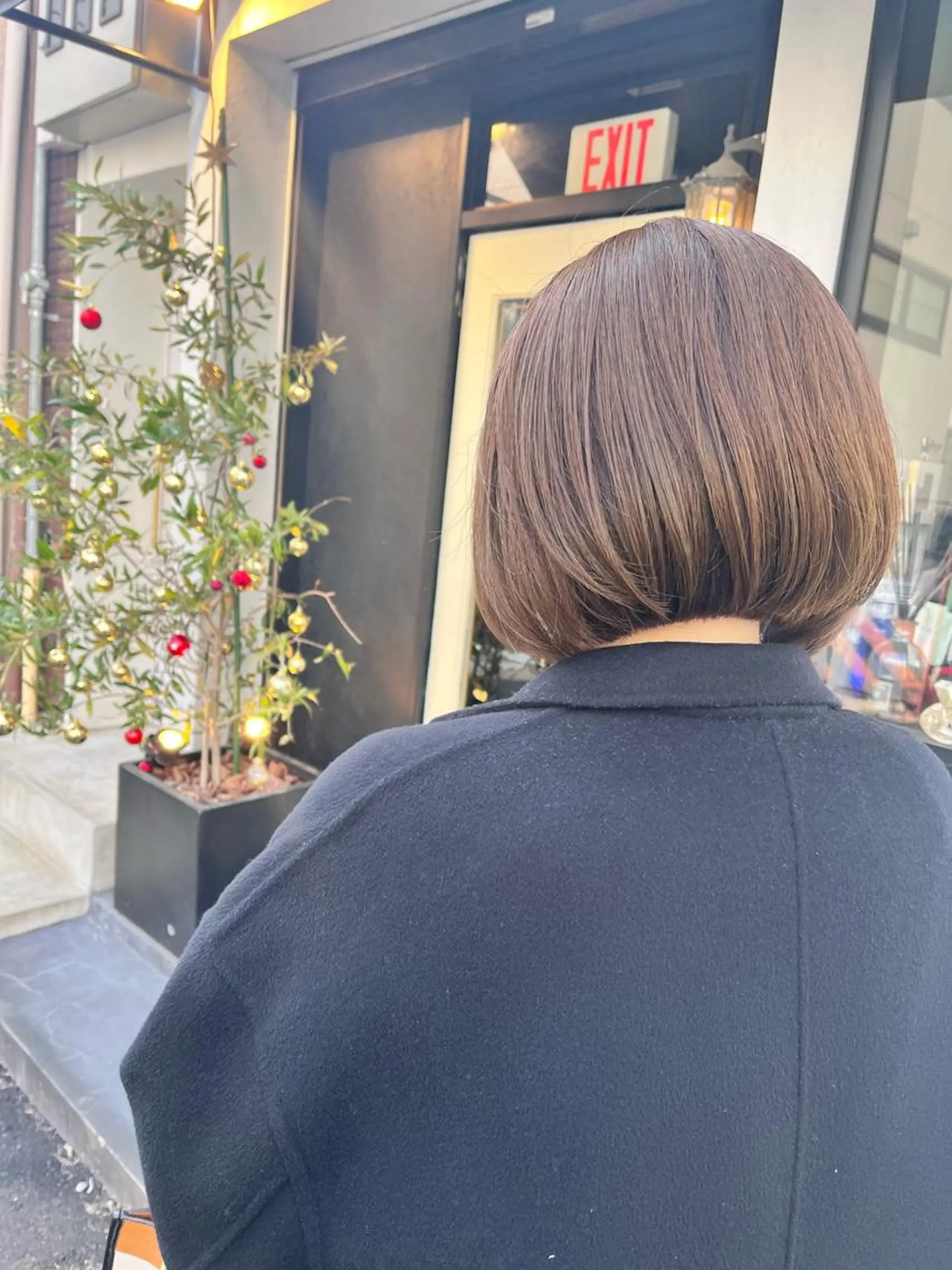 ショート カラー グレージュ ミルクティーグレージュ ボブ カット ヘアカラー トリートメント SALOWIN神戸三宮店所属・【美髪を叶える】中谷 彰宏（アキ)のヘアスタイル