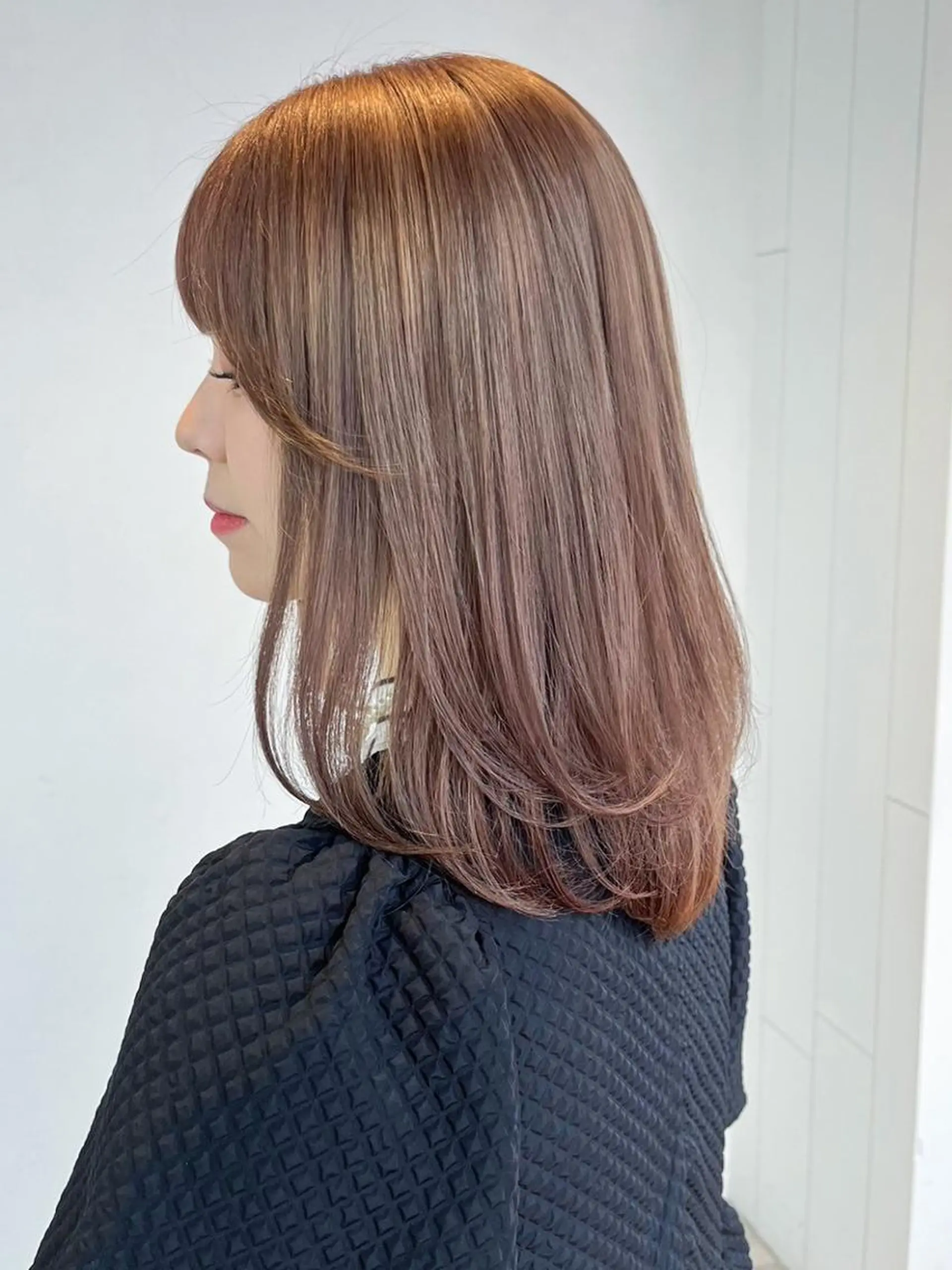 カラー セミロング グレージュ くびれヘア レイヤーカット カット ヘアカラー トリートメント ITby ALBUM 北千住店のヘアスタイル