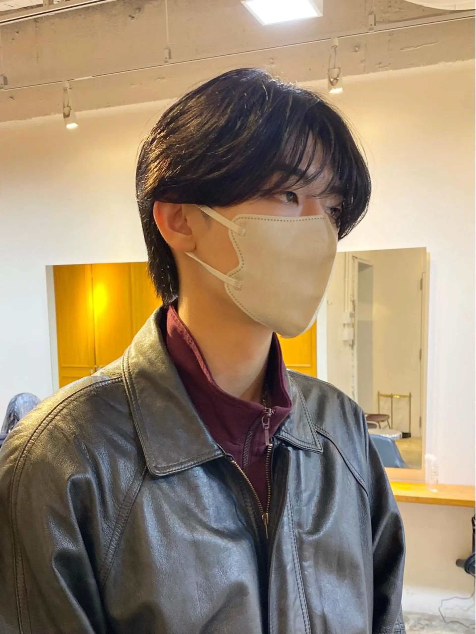 ショート メンズ センターパート メンズ韓国風 メンズウルフカット 韓国風ヘア シースルーバング カット トリートメント JINKIメンズ特化 メンズカットパーマのヘアスタイル