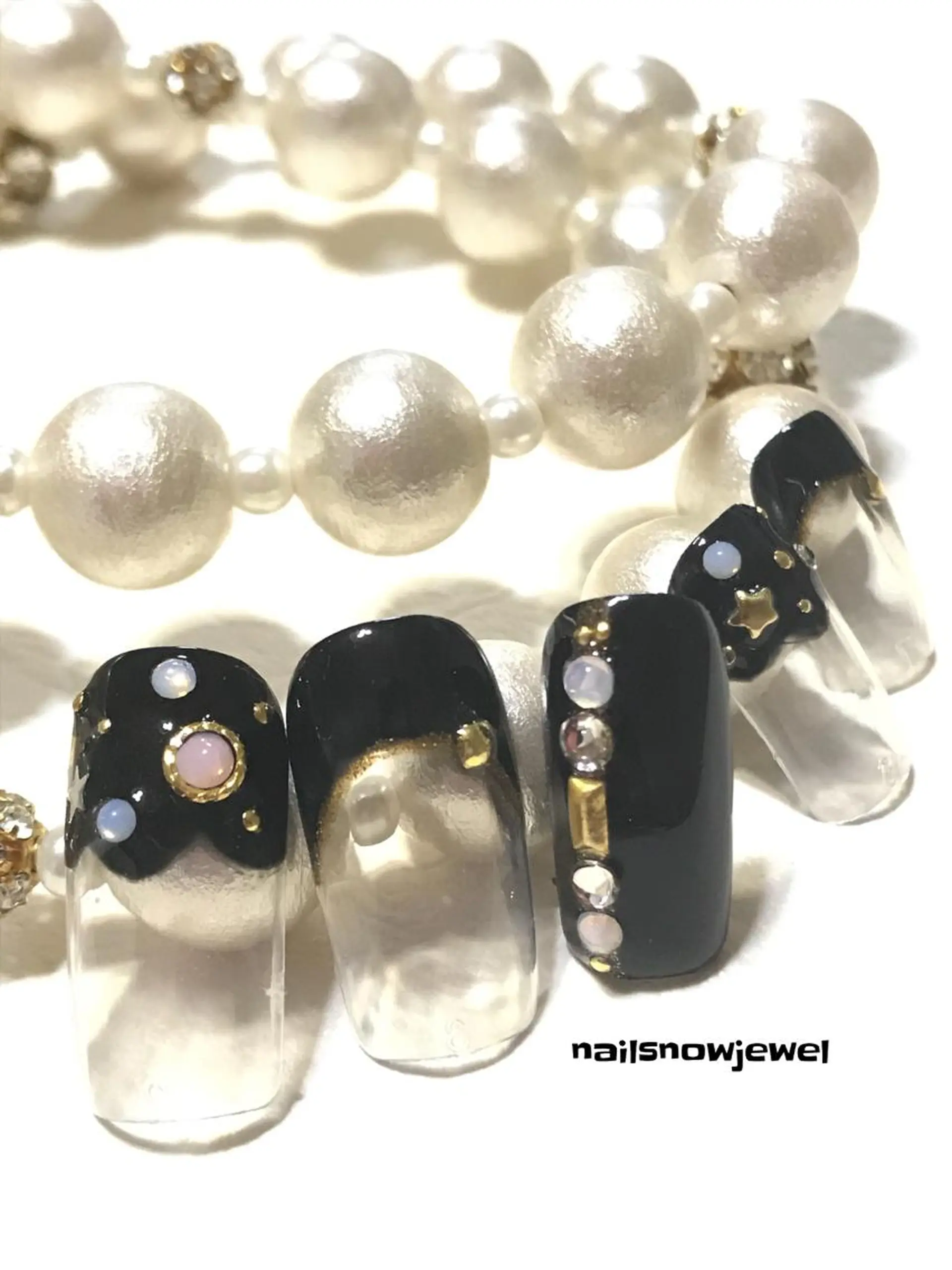 ネイル フレンチネイル nail snowjewelのネイルデザイン