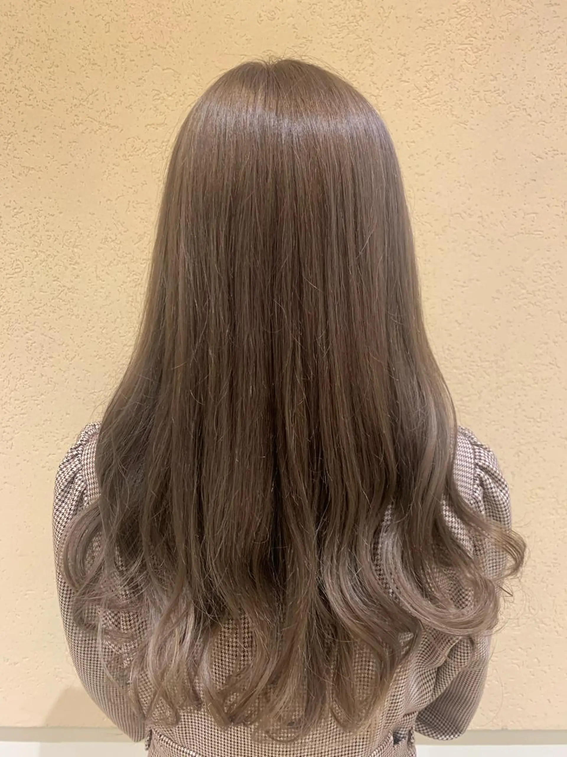 ロング カラー ベージュカラー ブリーチ シャドールーツ美容師 篠原康太のヘアスタイル