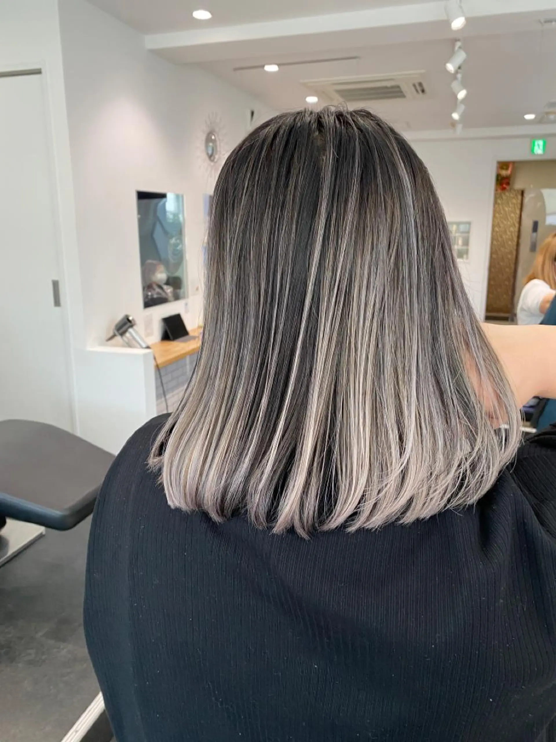 ミディアム カラー バレイヤージュ レイヤーカット トリートメント JIL BLAN 京都のヘアスタイル
