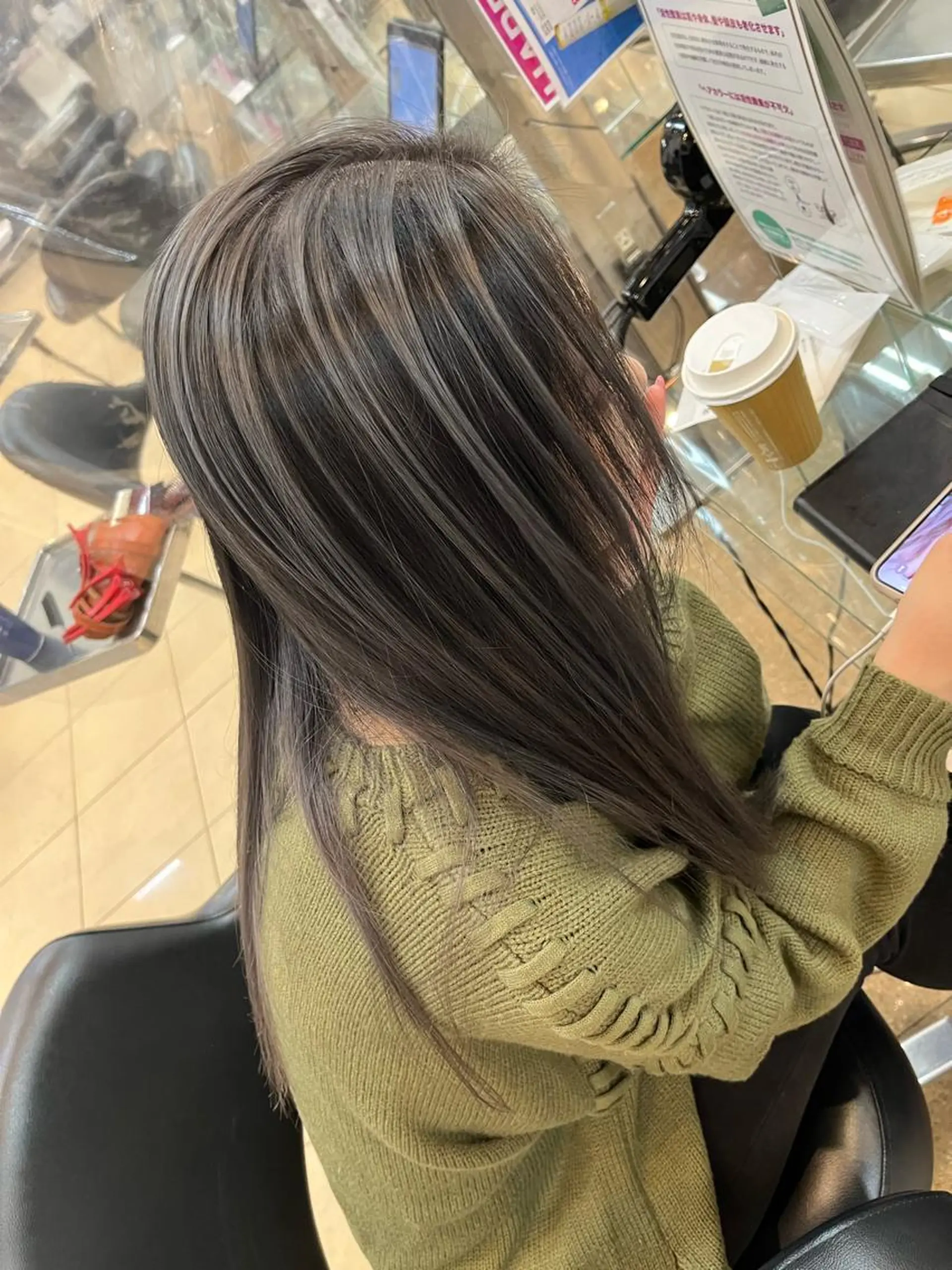 セミロング GISELAジゼラ所属・手塚 亮汰のヘアスタイル