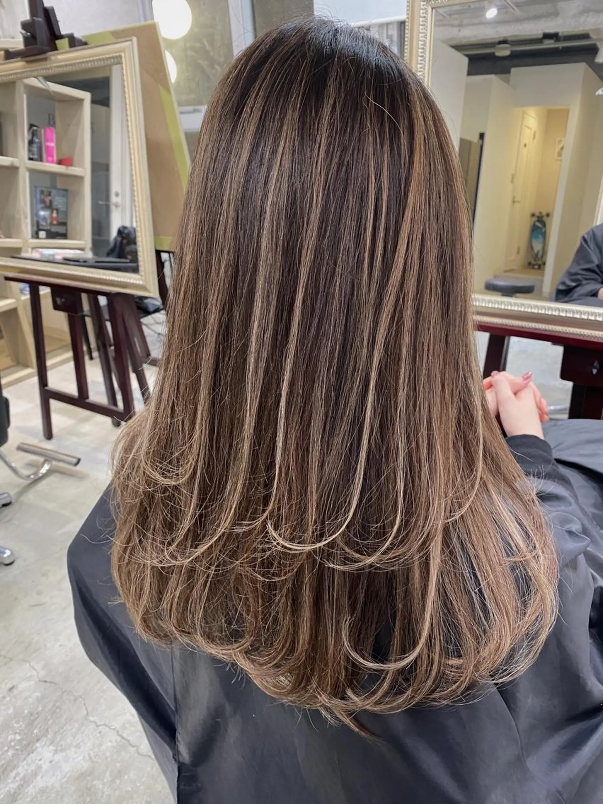 ミディアム カラー ヘアアレンジ ハイライトカラー ハイライト レイヤーカット ヘアカラー トリートメント BANK'S hair所属・寺坂雄飛 店長のヘアスタイル