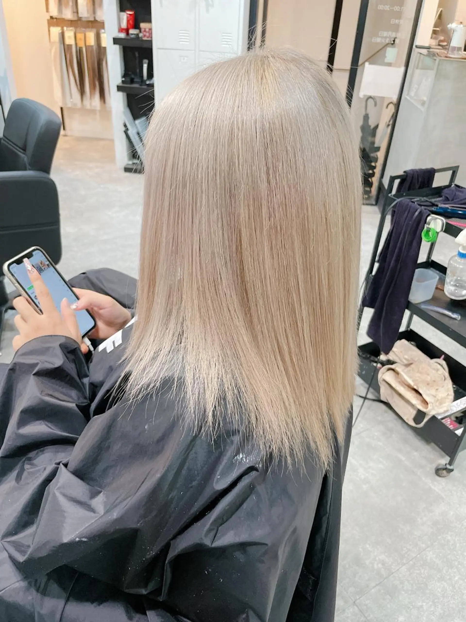 ミディアム カラー グレージュ カット ヘアカラー トリートメント ヘアセット 難波ブリーチカラー 伊藤洋輝のヘアスタイル