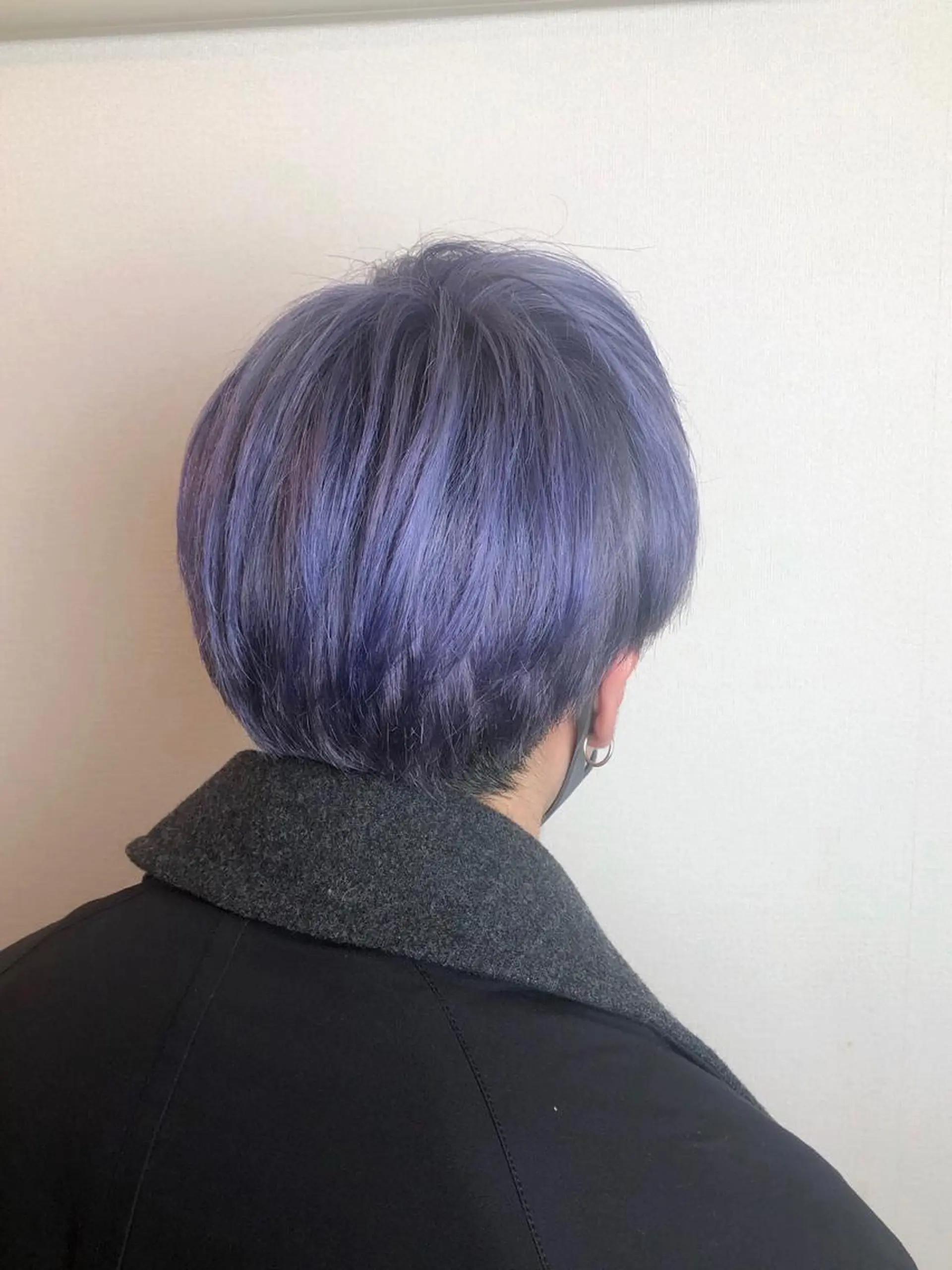 ショート カラー メンズ メンズブリーチ ブリーチ パープルカラー シルバー 是枝 さくらのヘアスタイル