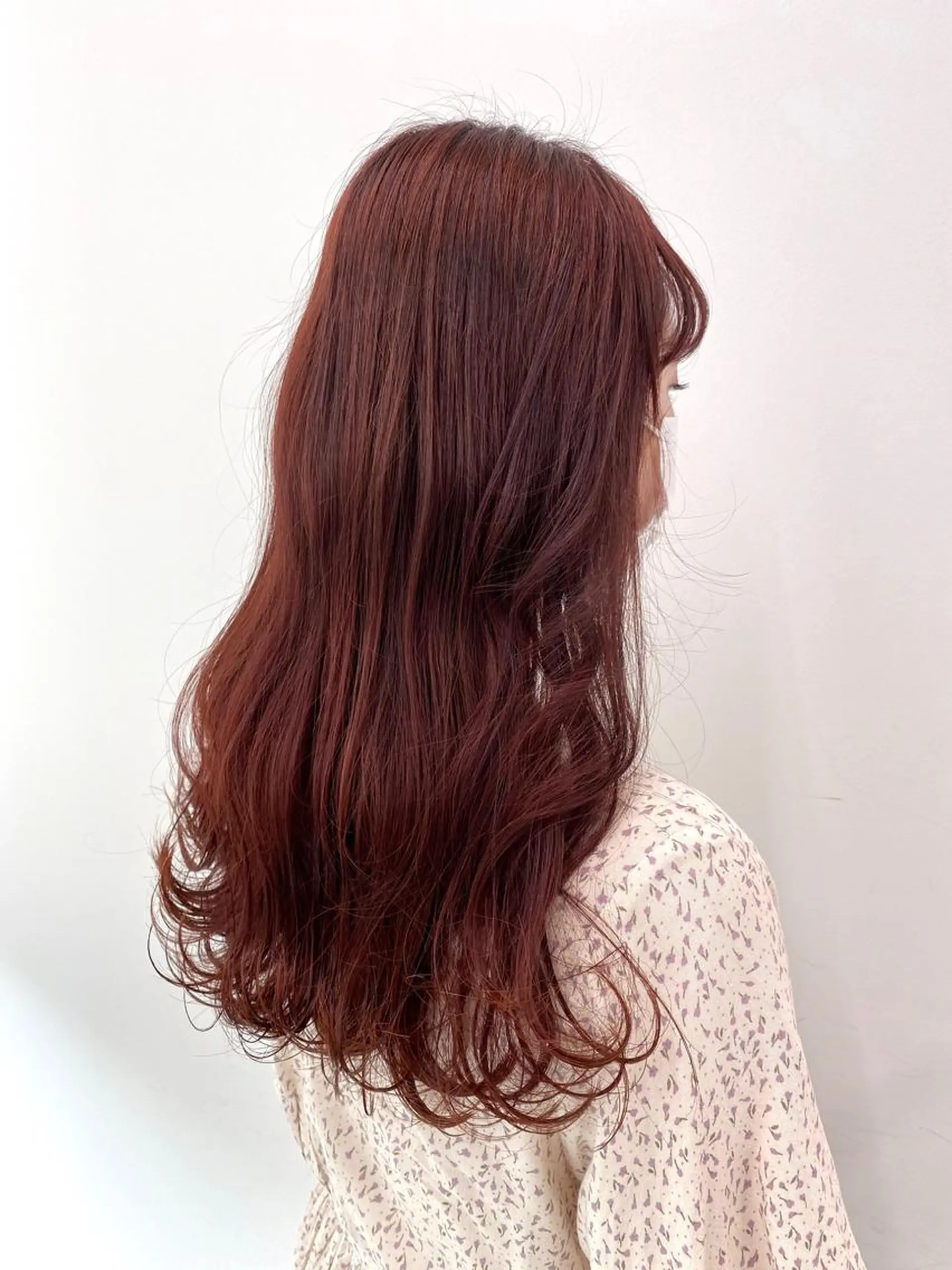 セミロング カラー ミストバング イヤリングカラー  フェイスフレーミング インナーカラー ラベンダーカラー ヘアカラー トリートメント momo所属・メンズヘアメイク 🩵Mayuki🩵のヘアスタイル