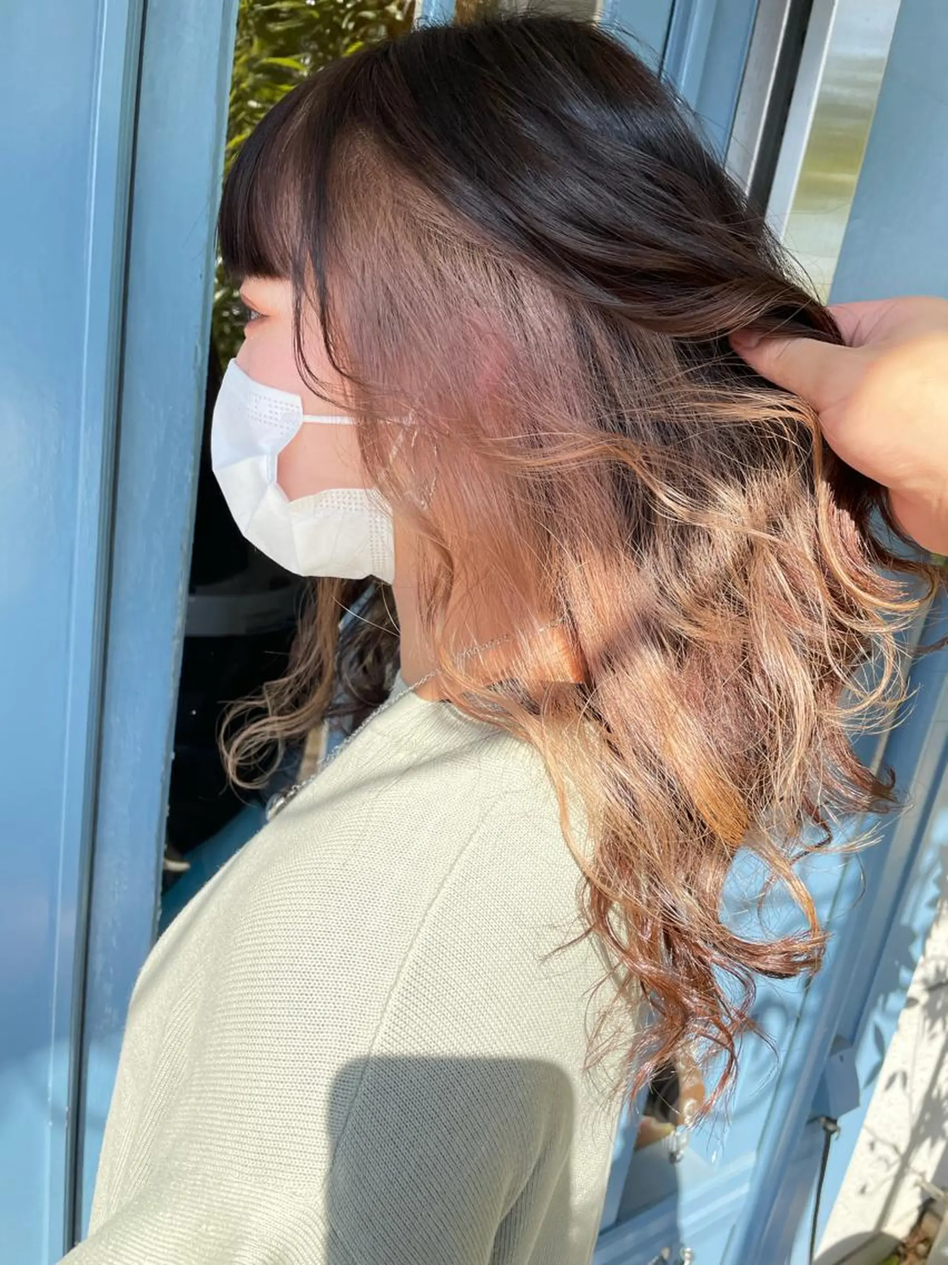 セミロング ブリーチ毛矯正.髪質 改善.髪にドラマをのヘアスタイル