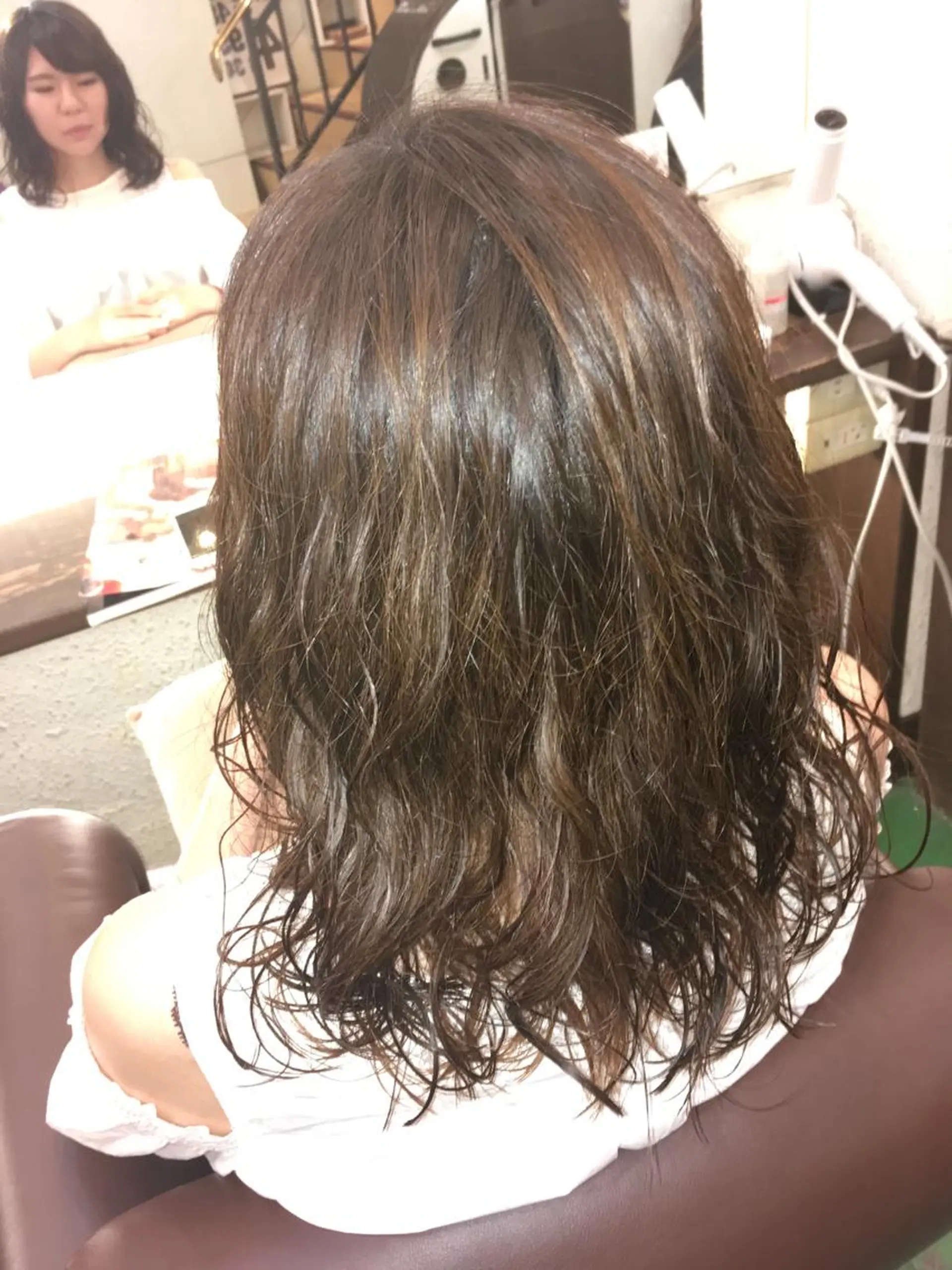 セミロング カラー パーマ セミロングパーマ インナーカラー Lagom なかだのヘアスタイル