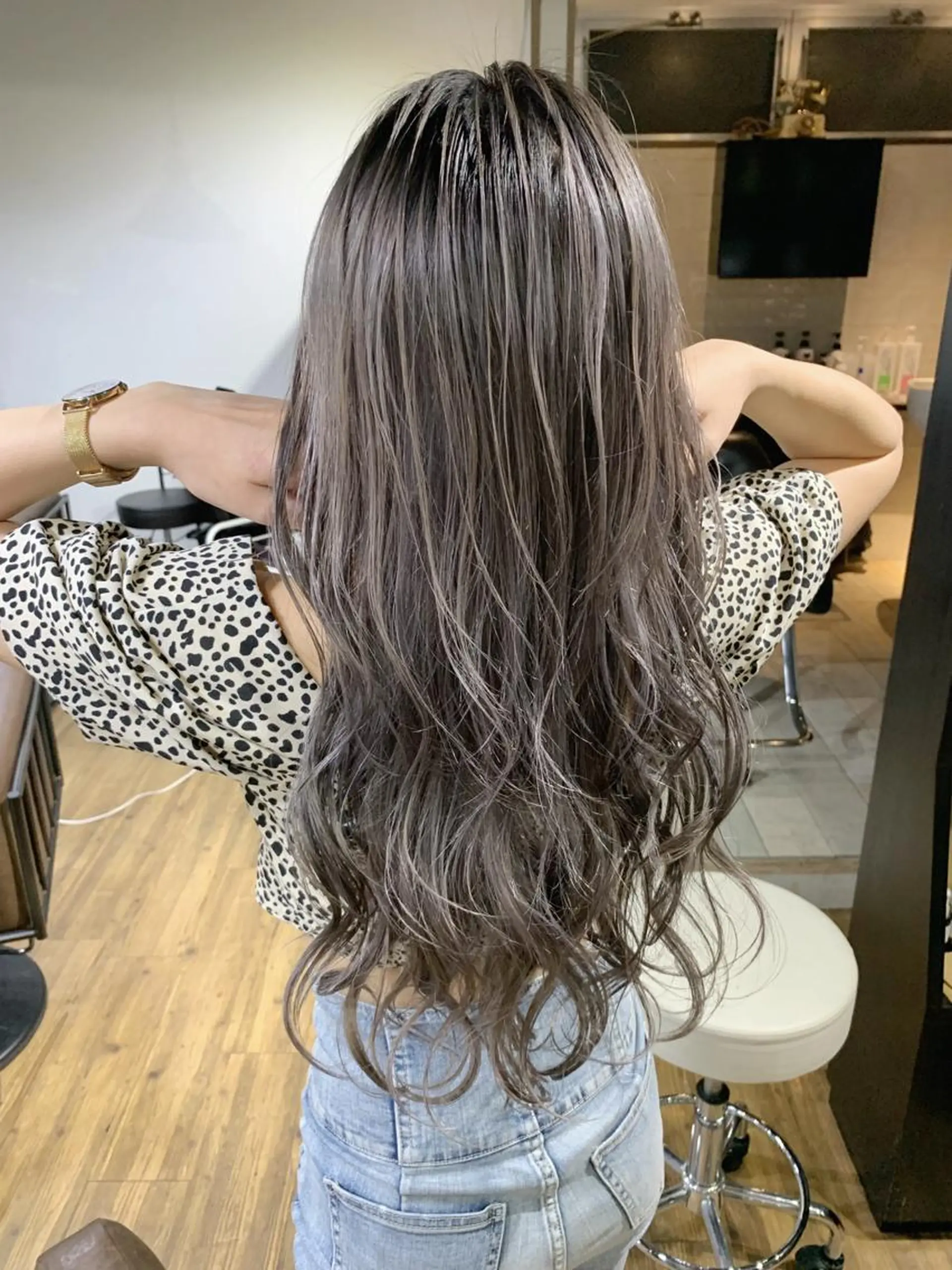 ロング カラー ミルクティーベージュ 🌿店長 清水ひとみのヘアスタイル