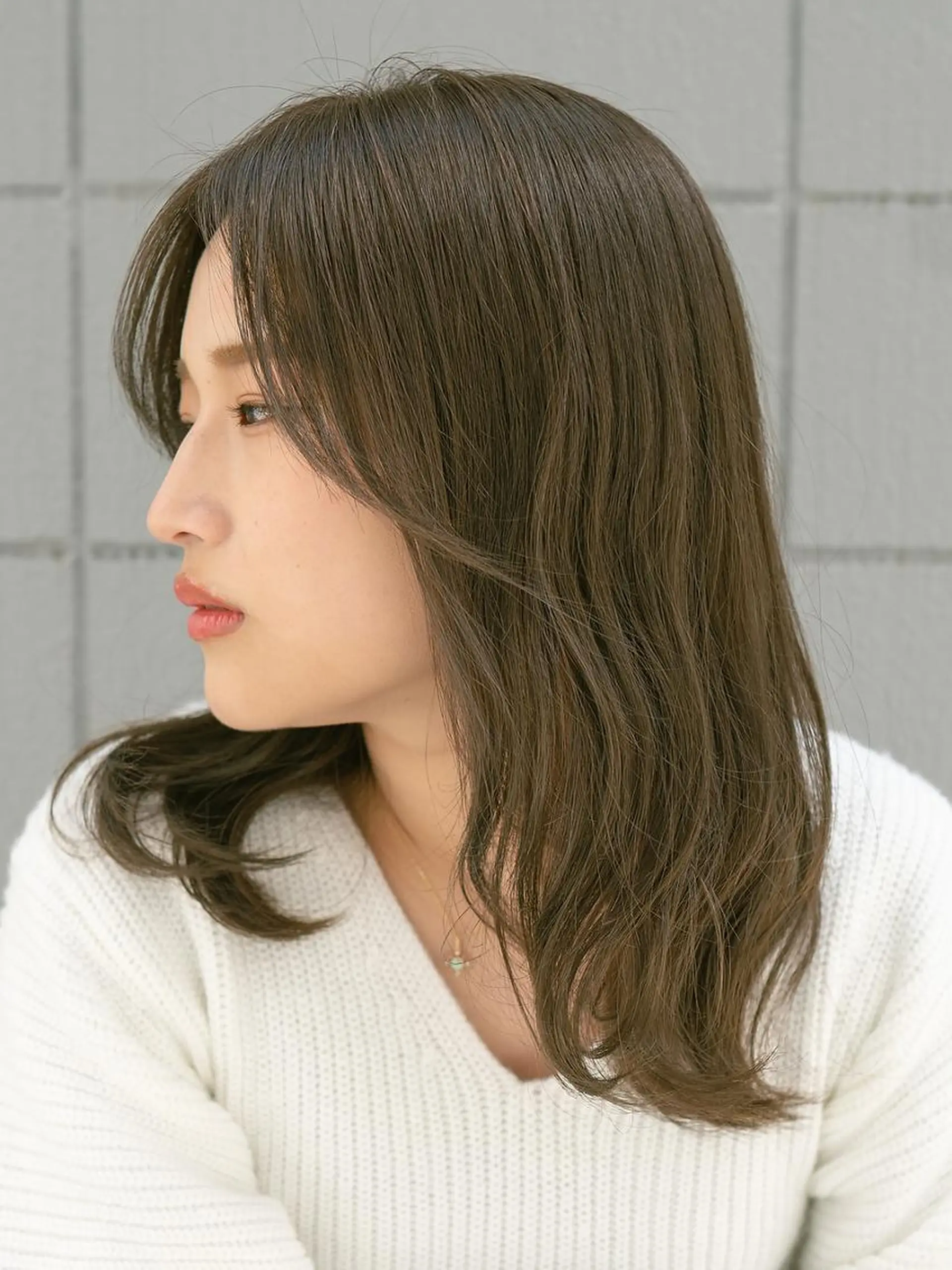 セミロング アッシュ アッシュグレー アッシュグレージュ 髪質改善 縮毛矯正 SiLO 【シロ】のヘアスタイル