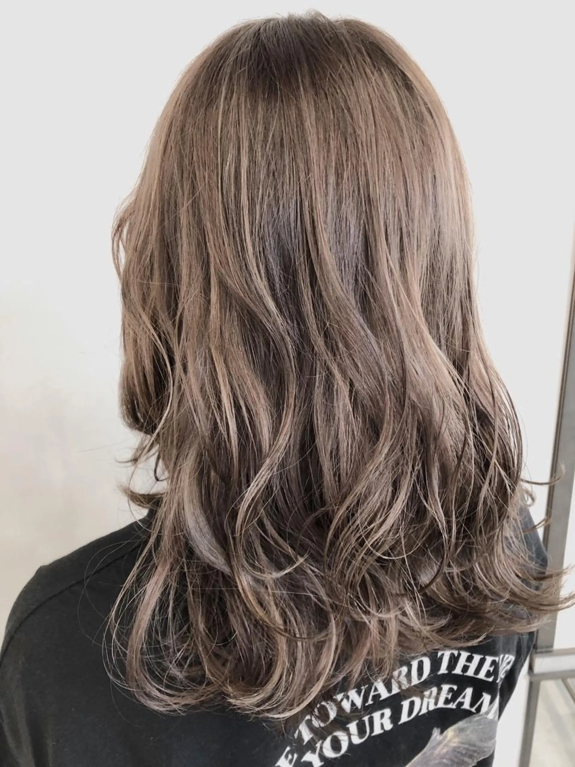 セミロング ハイライト EIGHT 船橋のヘアスタイル