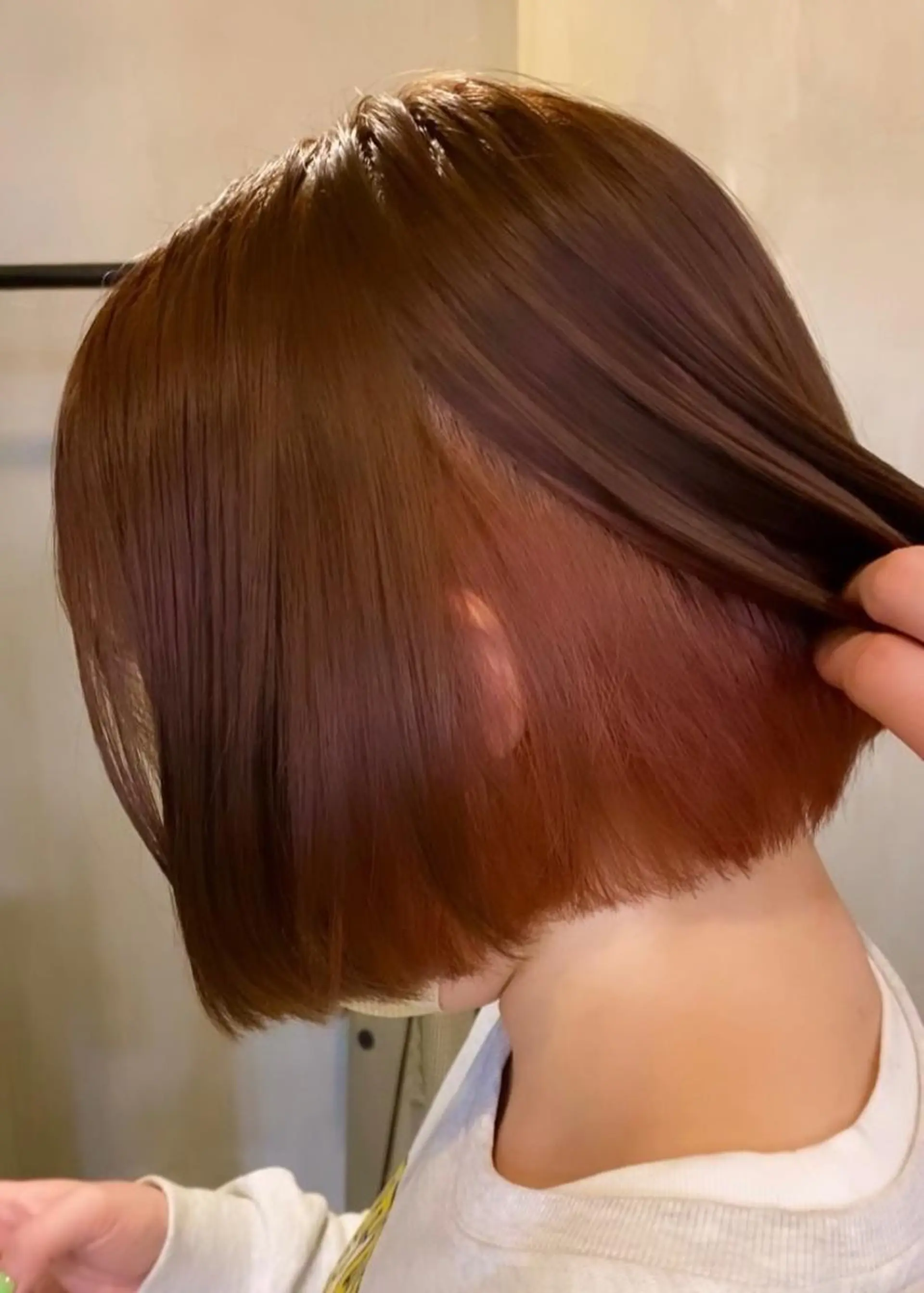 ミディアム カラー オレンジ そうや🐺ブリーチ/ デザインカラーのヘアスタイル