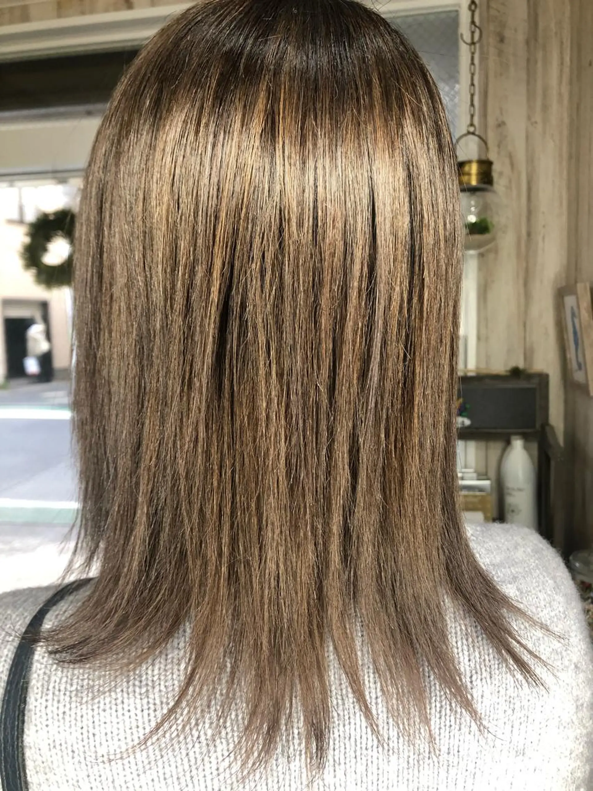 セミロング カット ヘアカラー 縮毛矯正 🐆アンドウ チカコ🦓のヘアスタイル