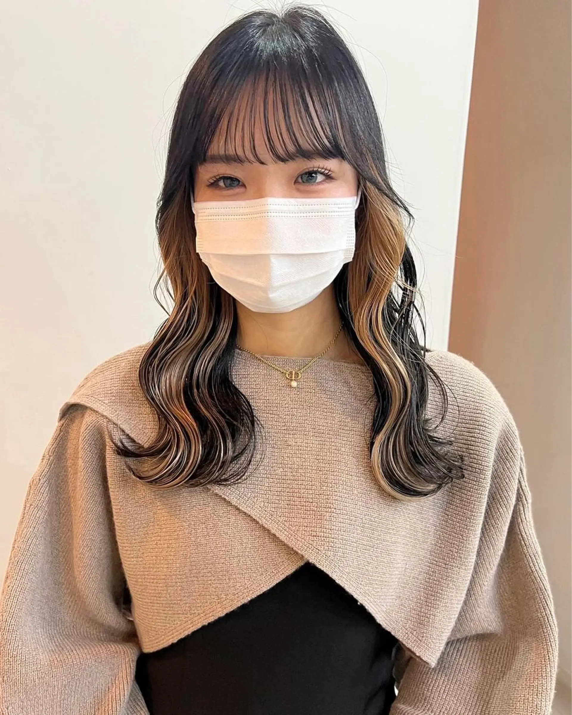 カラー 切りっぱなしボブ/ ブリーチカラー/大塚のヘアスタイル