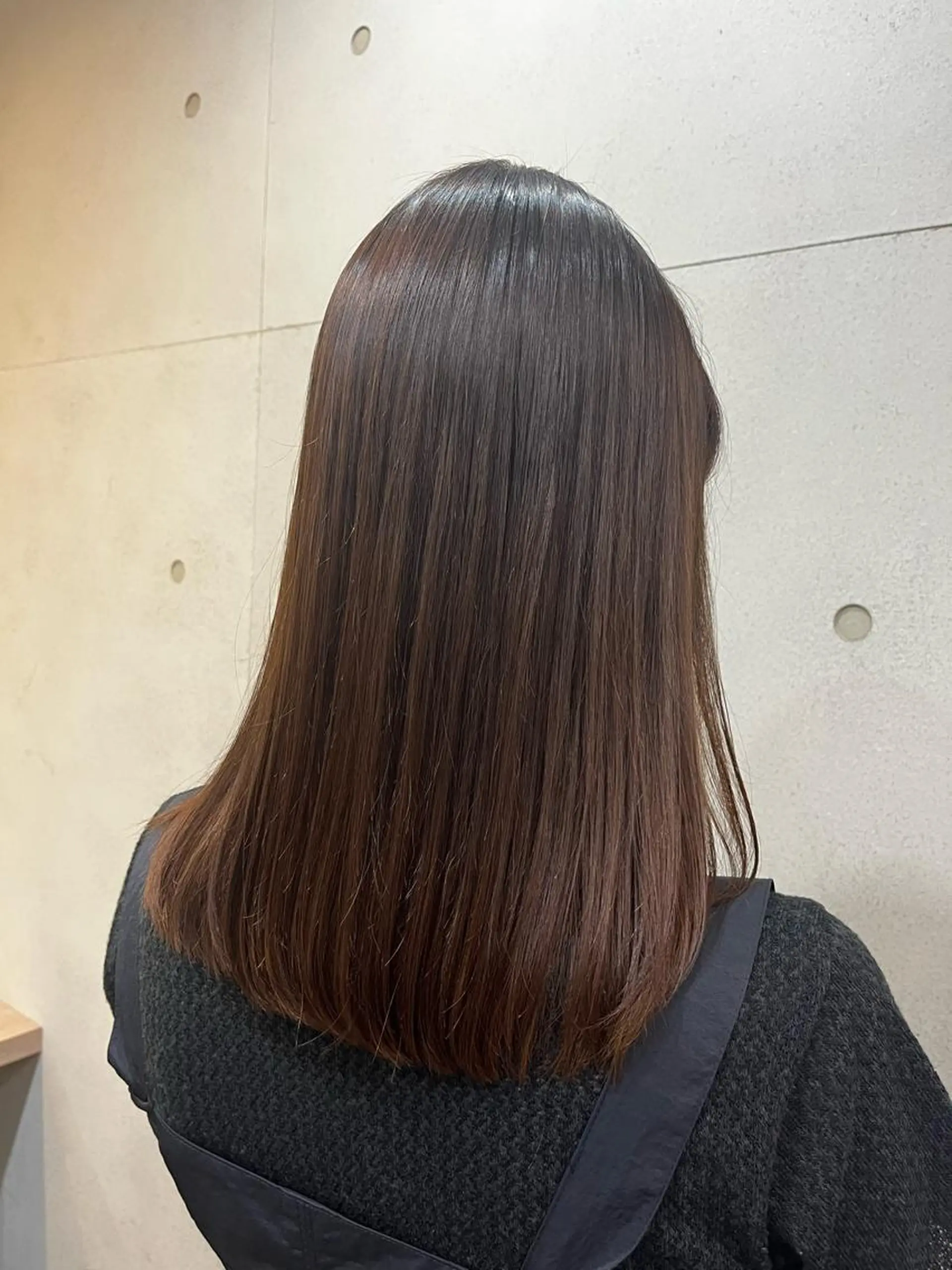 ミディアム カット 縮毛矯正 トリートメント sharon所属・おせ ちさとのヘアスタイル