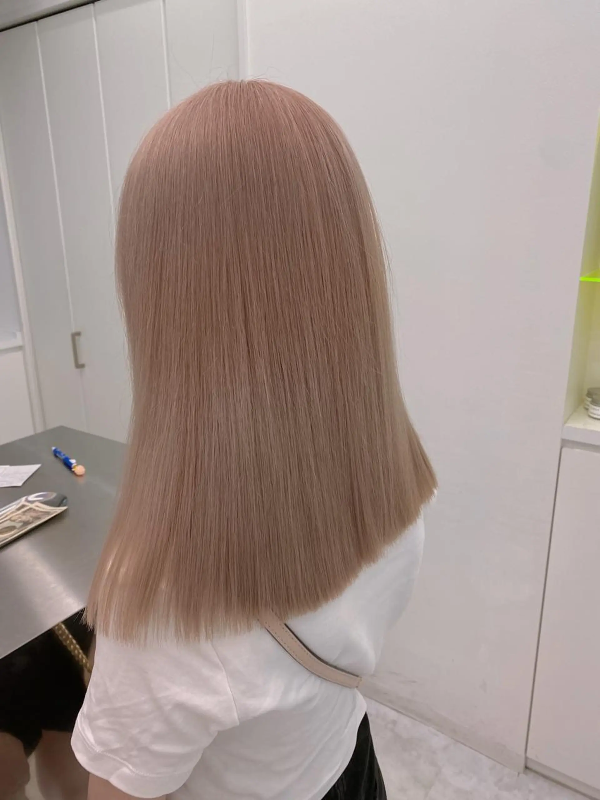 ミディアム カラー ヘアカラー トリートメント ヘッドスパ ヘアセット 透明感/グレージュ/ ミルクティー/ユウトのヘアスタイル