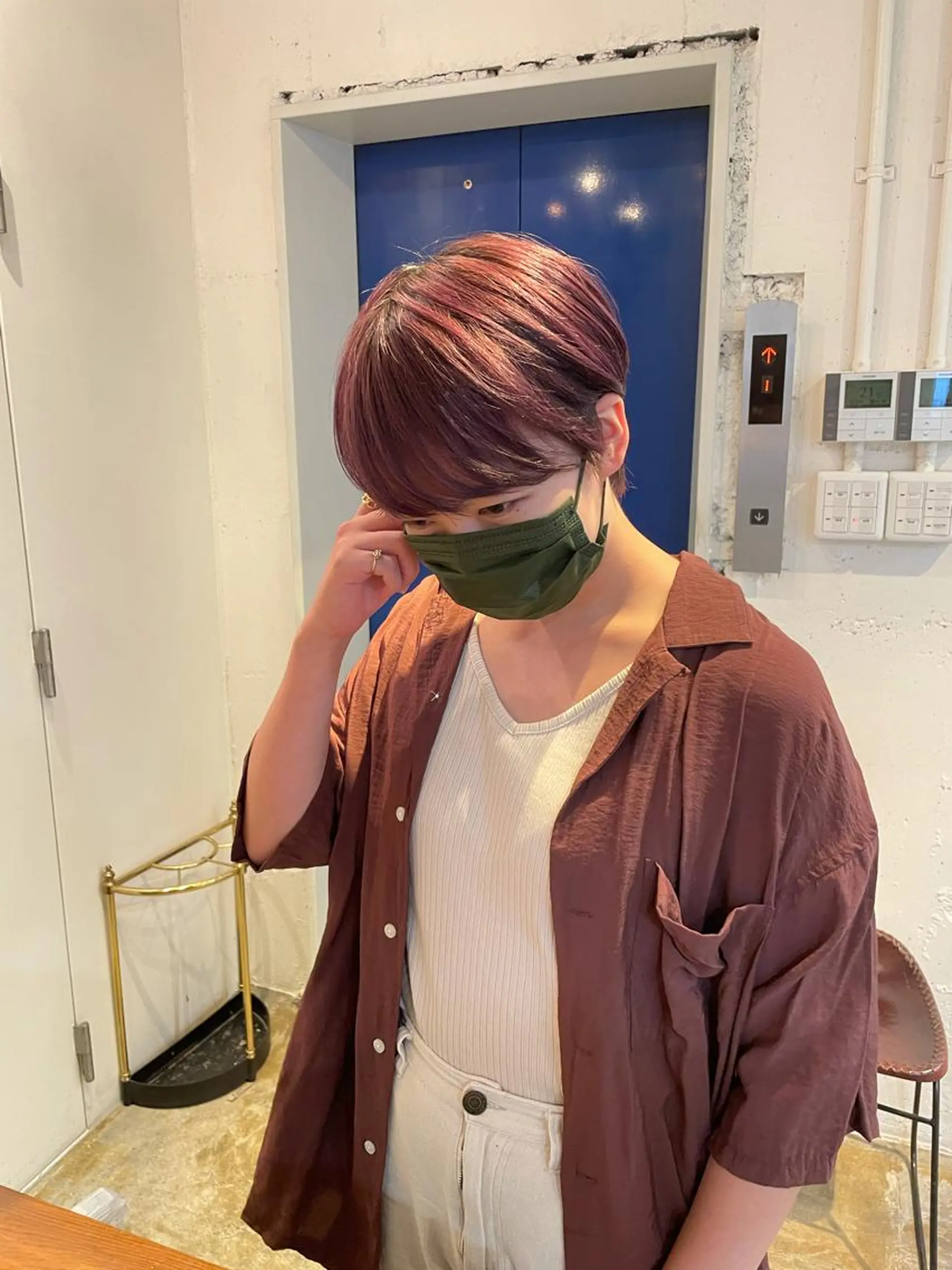 ショート カラー ブリーチ ラベンダーカラー ラベンダーピンク ピンクカラー ショートヘア カット ヘアカラー トリートメント MIOベージュカラー 柔らかいカラーのヘアスタイル