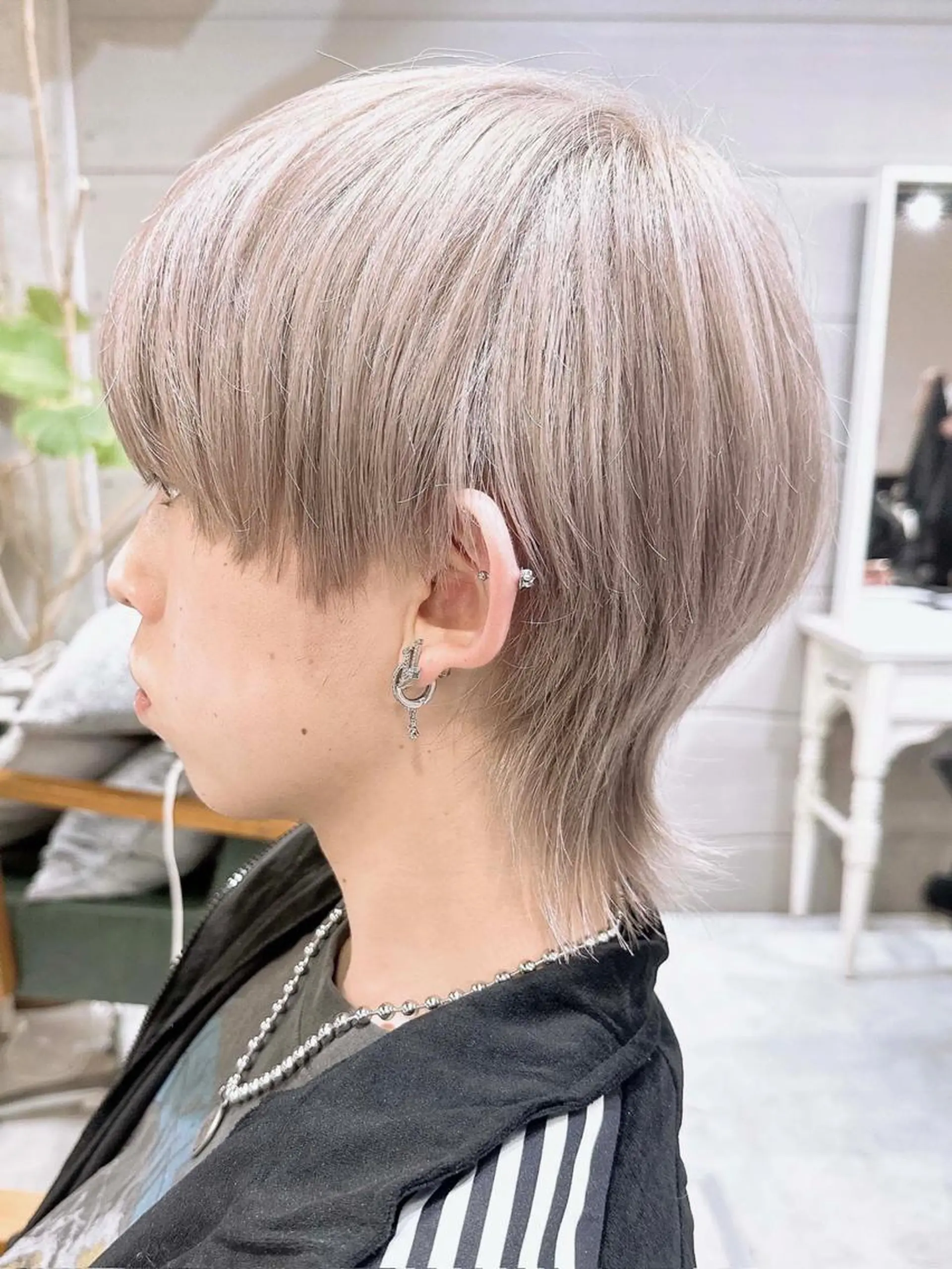 ショート カラー ヘアアレンジ メンズ メンズブリーチ メンズ韓国風 韓国マッシュ マッシュ ツーブロック 𝐑𝐈𝐍𝐊𝐀 🐷🖤のヘアスタイル