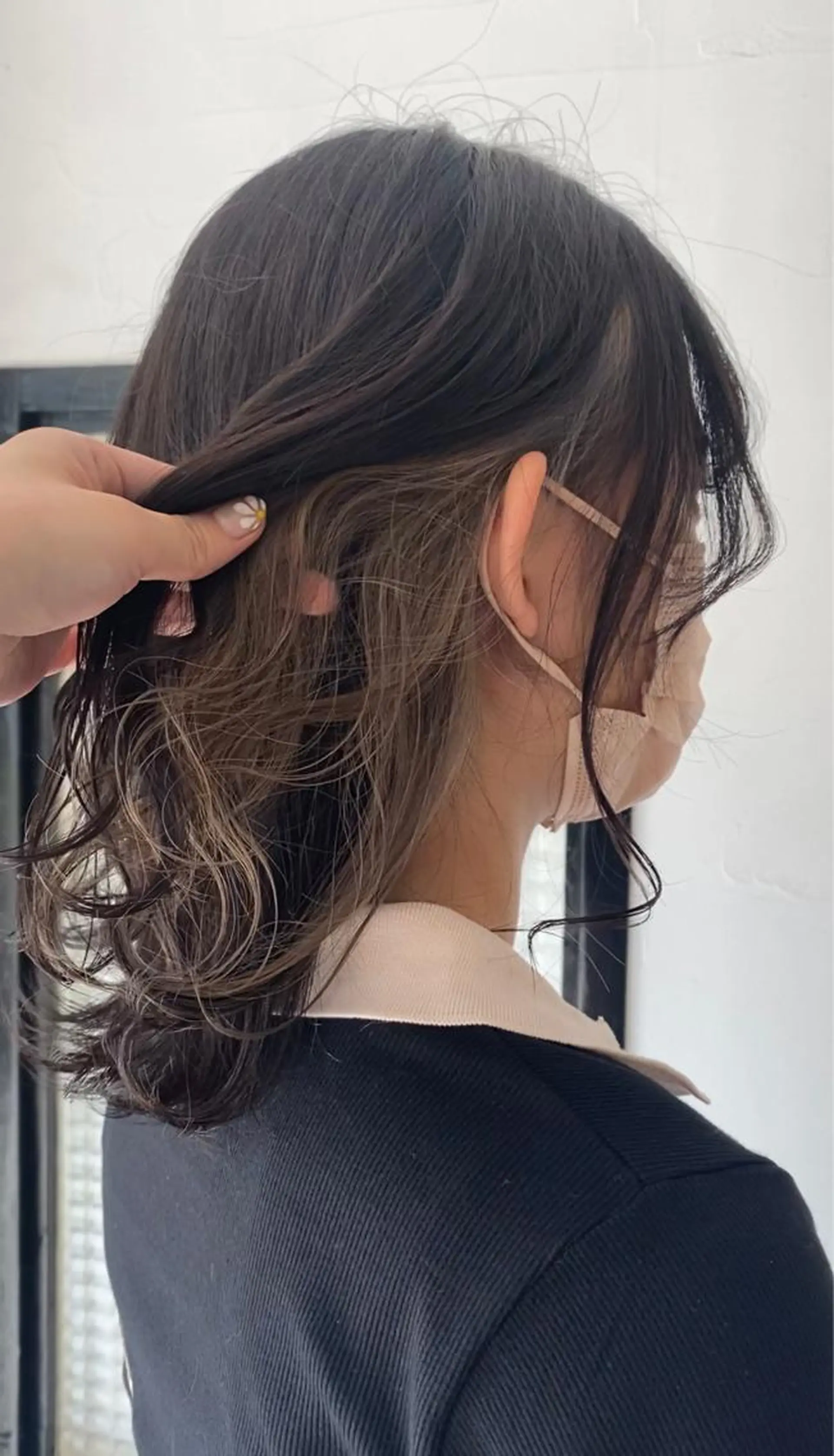 ミディアム カラー イヤリングカラー グレージュ ヘアカラー ducha所属・DUCHA Tomida naoのヘアスタイル