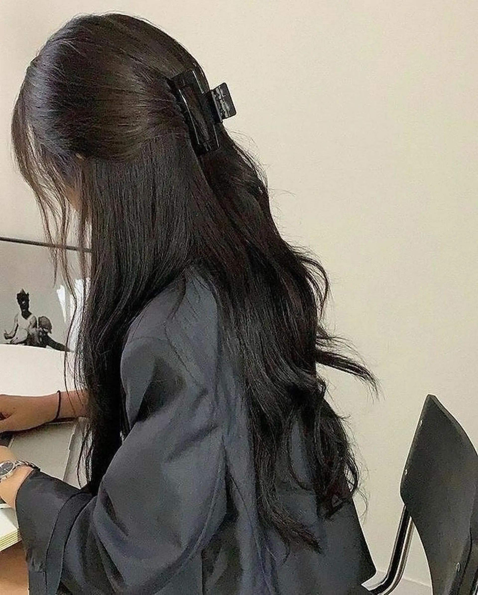 ロング カラー 韓国レディヘア🤍 暗髪🤍miraiのヘアスタイル
