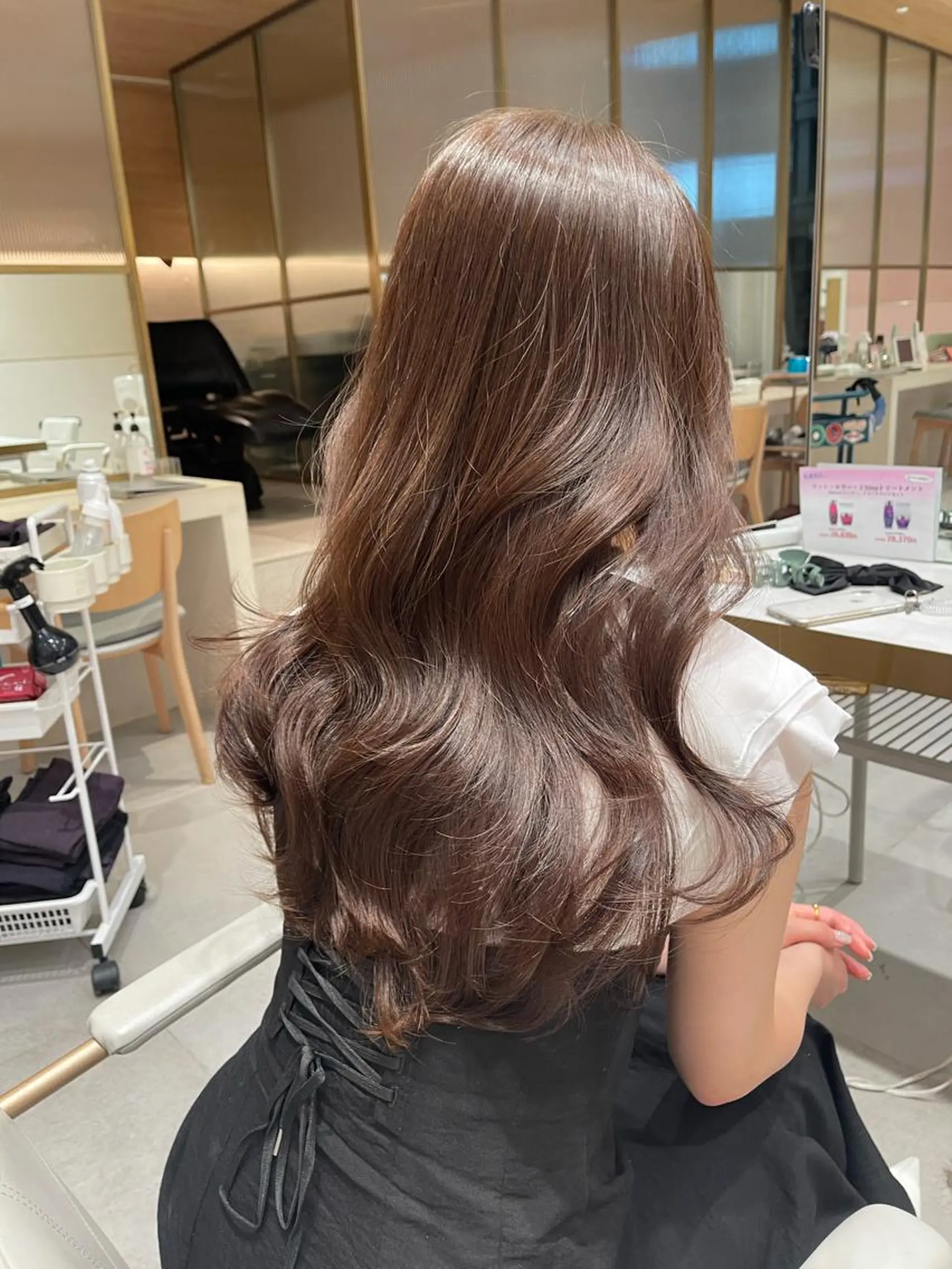 セミロング カラー くびれヘア レイヤーカット 似合わせカット 小顔カット カット ヘアカラー トリートメント ボブパーマ ウルフパーマのヘアスタイル