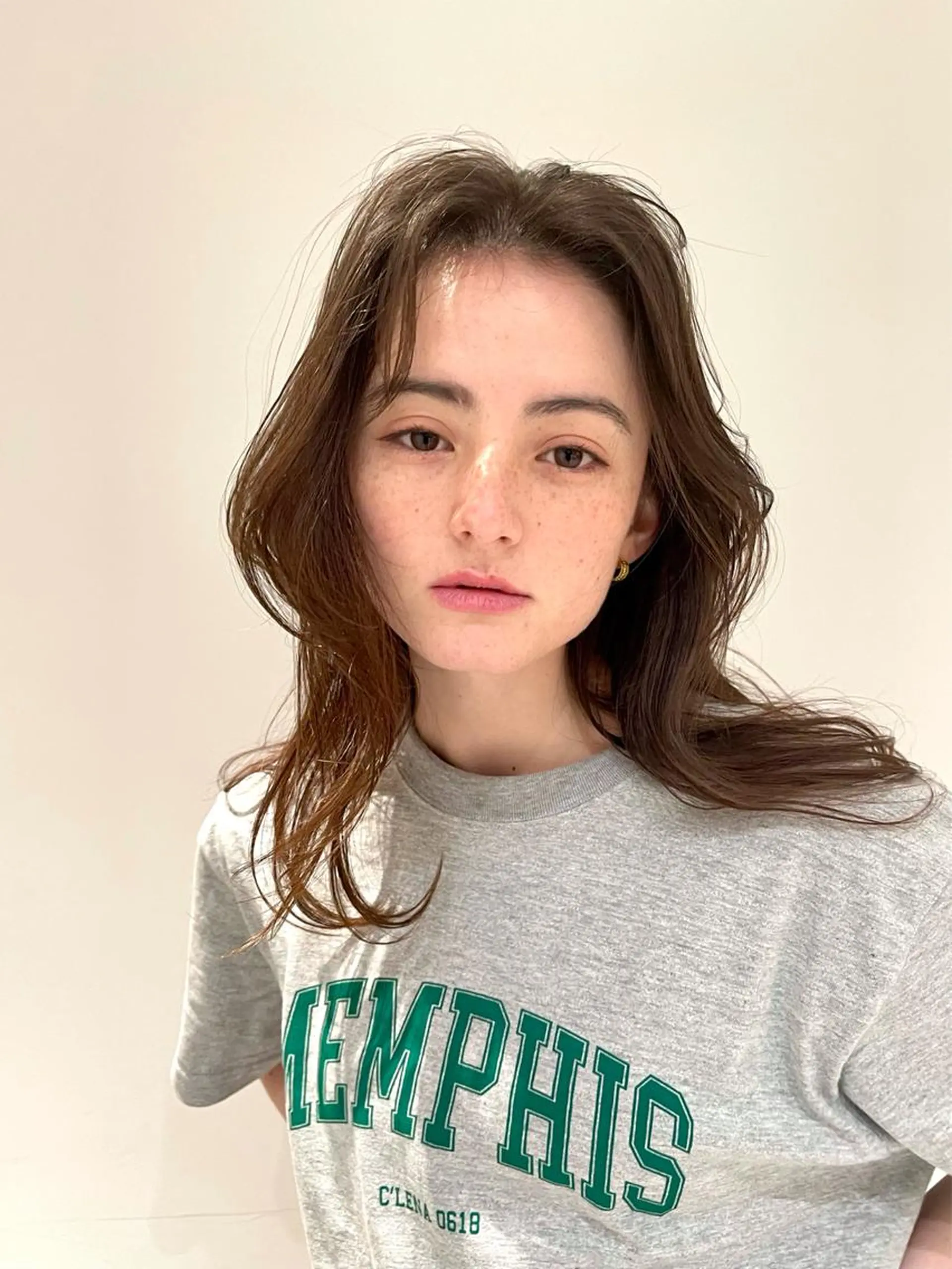 ミディアム くびれヘア エギョモリ 顔まわりレイヤー 顔周りカット かきあげバング カット ヘアカラー 縮毛矯正 トリートメント ボブパーマ ウルフパーマのヘアスタイル