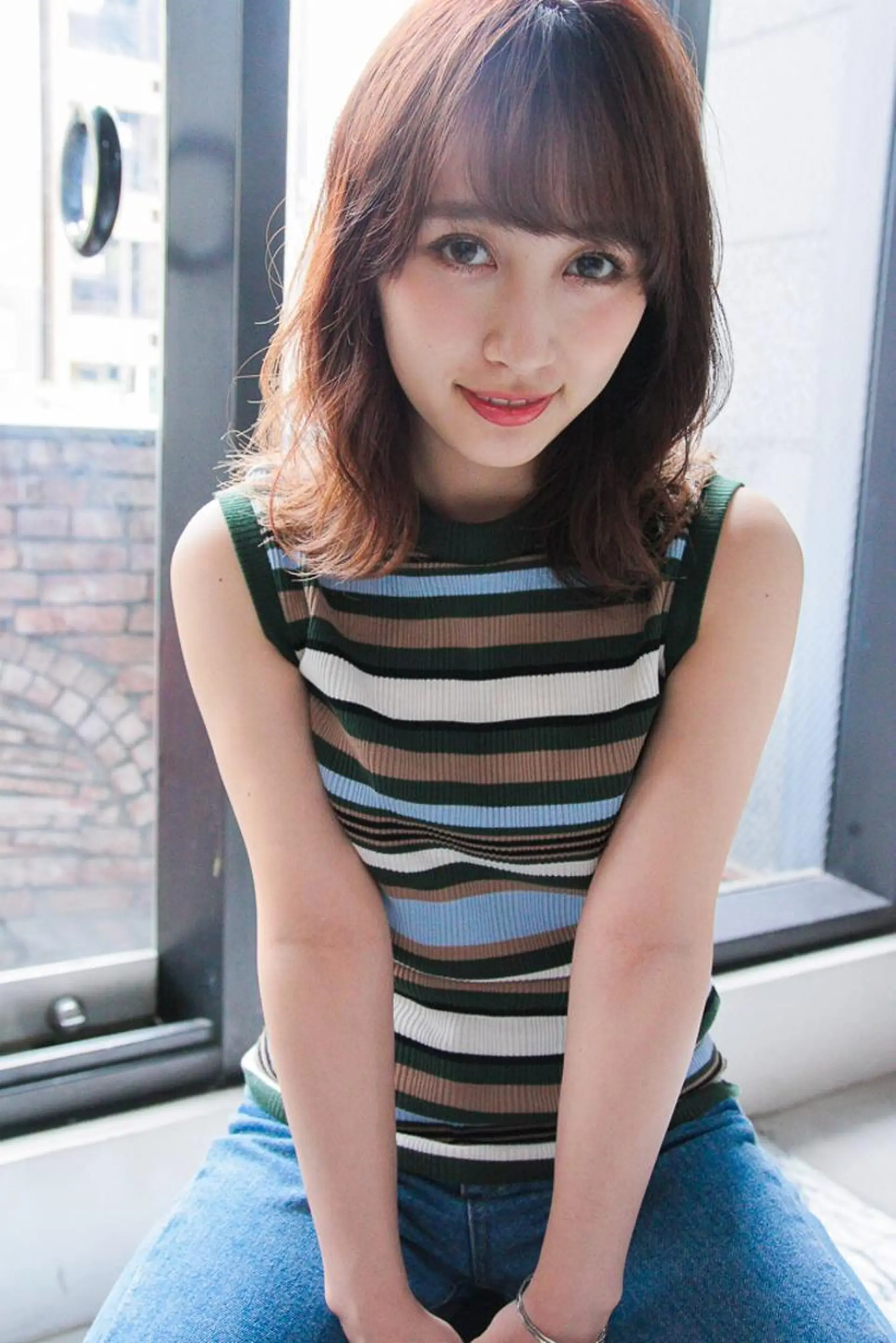 ミディアム カラー 外ハネヘア エクステ（レミー毛） NINEのヘアスタイル