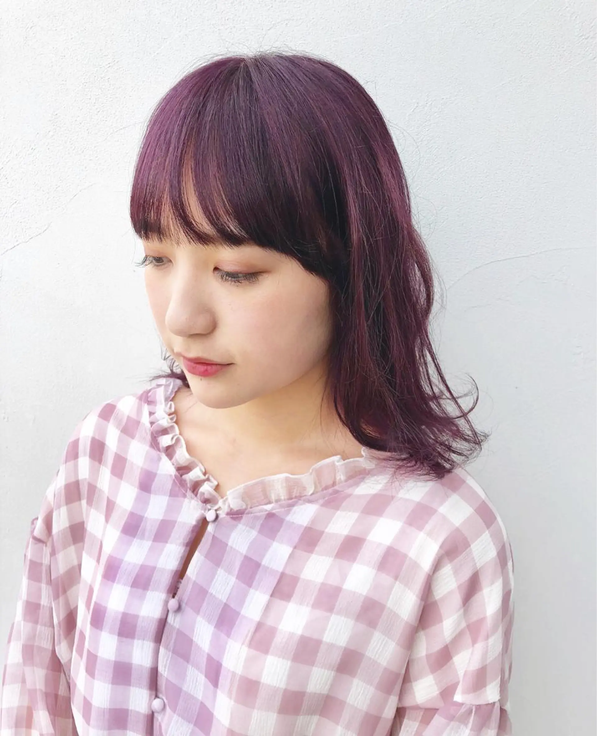 ミディアム カラー ブリーチ ラベンダーカラー ラベンダーピンク ピンクカラー カット ヘアカラー パーマ 岩田 萌那のヘアスタイル