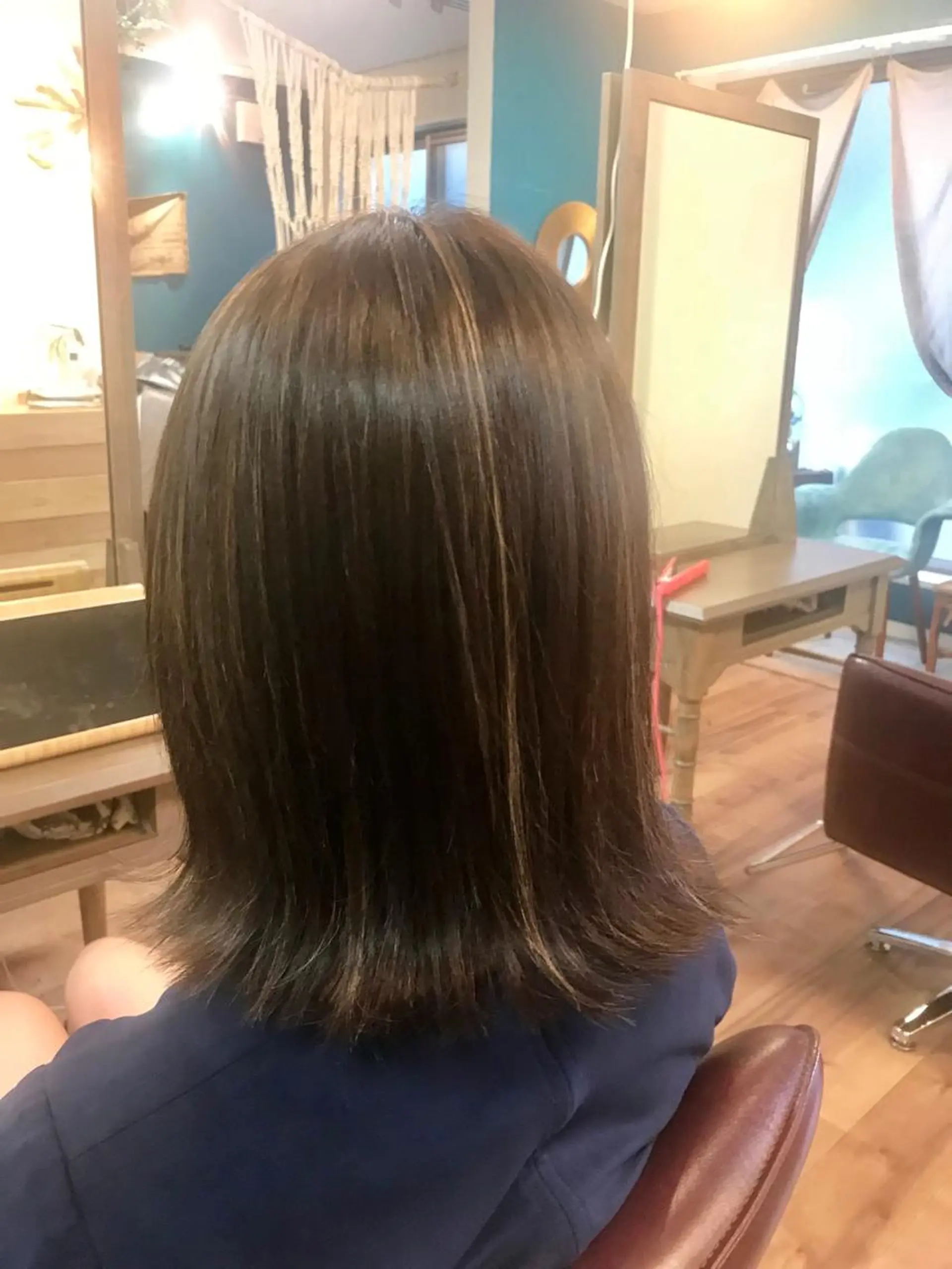 ショート カラー ハイライトカラー ボブ ハイライト 外ハネヘア カット ヘアカラー トリートメント 河野 行史のヘアスタイル