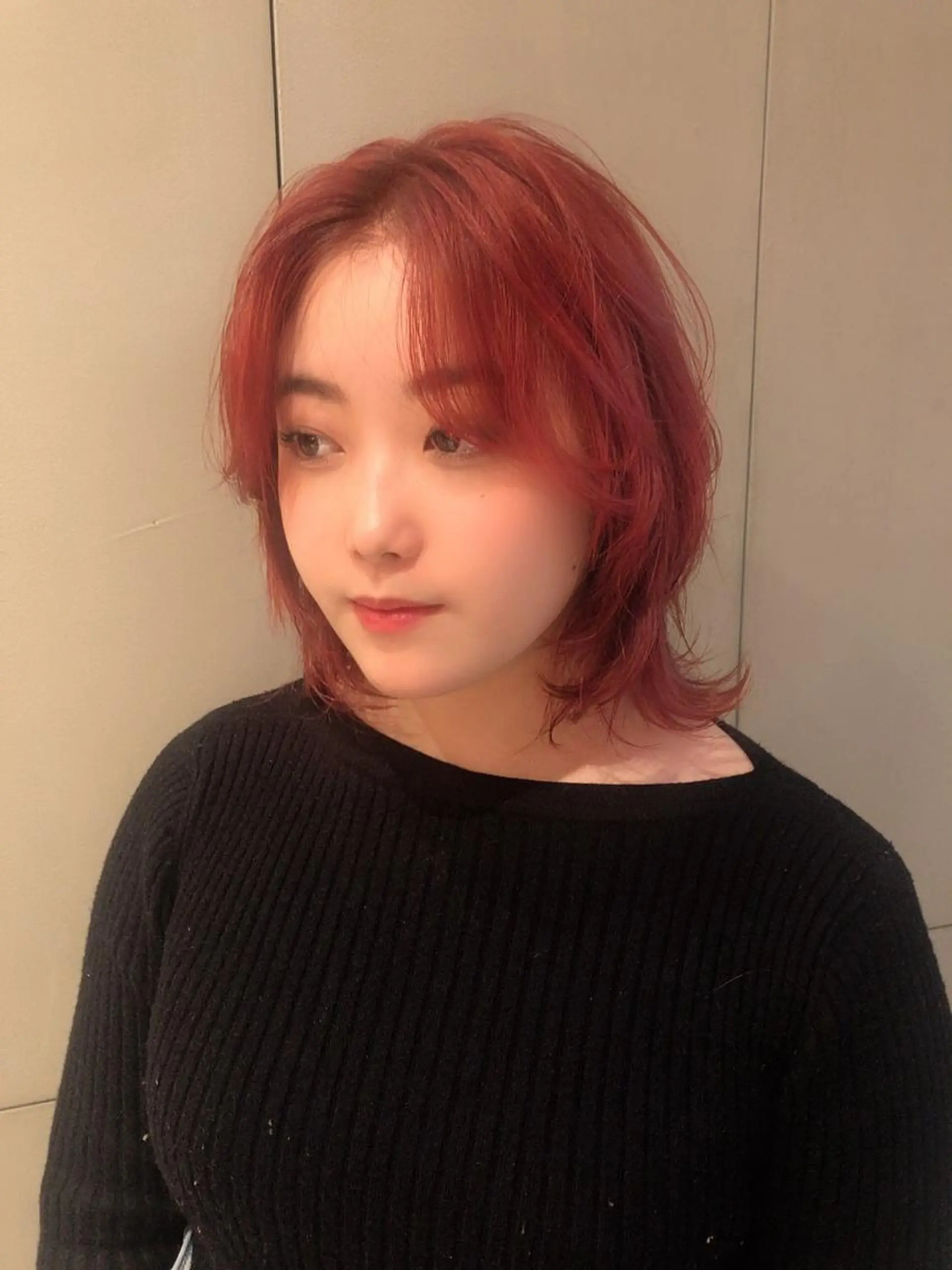 ミディアム カラー レッドカラー 古屋 花織のヘアスタイル