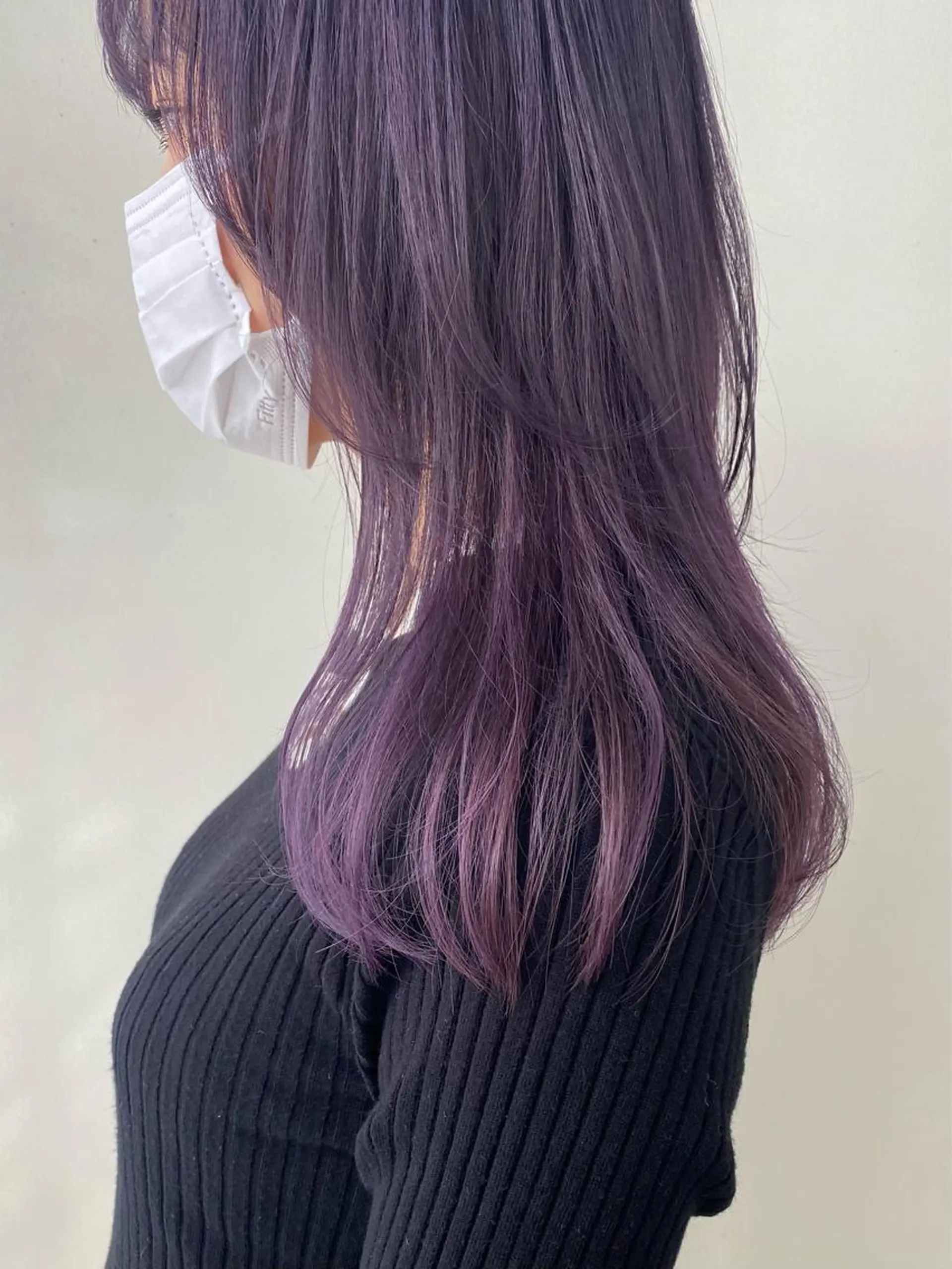 セミロング カラー ANNA /艶髪/ハイトーンのヘアスタイル