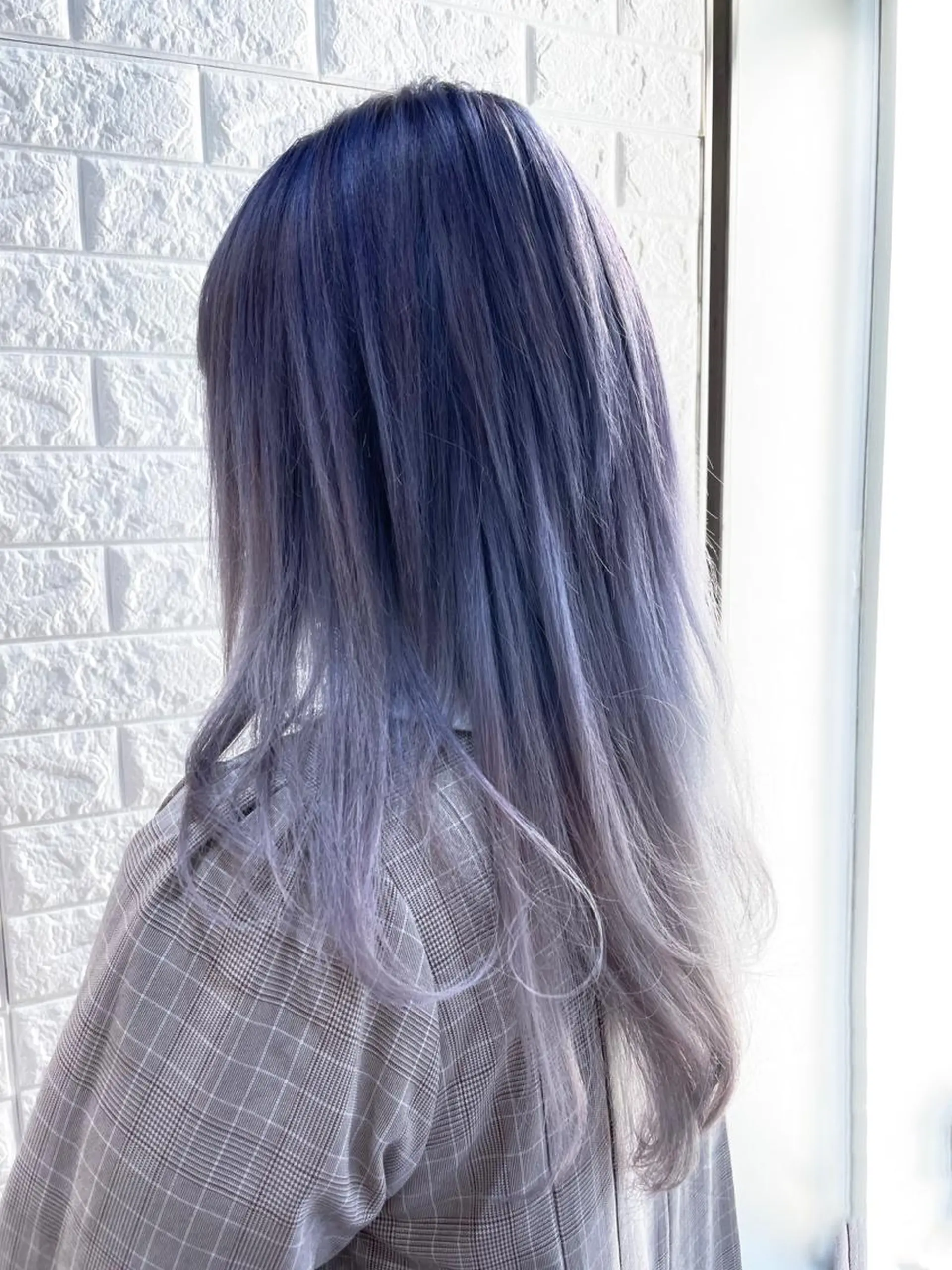 ロング カラー ブリーチ グラデーションカラー ラベンダーカラー バイオレットカラー yuki🌼 Hip's decoのヘアスタイル