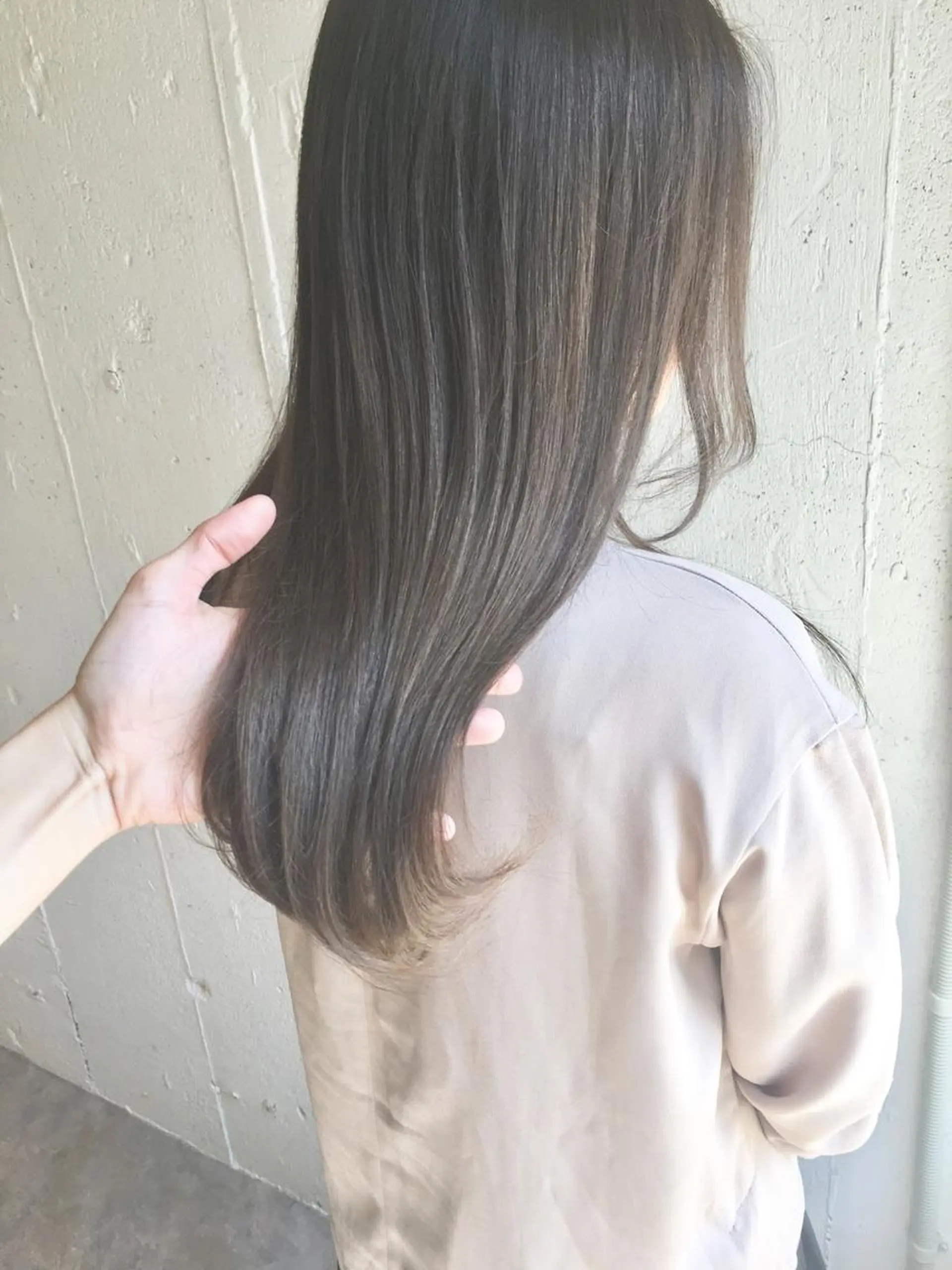 ロング カラー ブリーチ グレージュ ミルクティーグレージュ カット ヘアカラー 縮毛矯正 トリートメント 💈平島 拓也💈のヘアスタイル