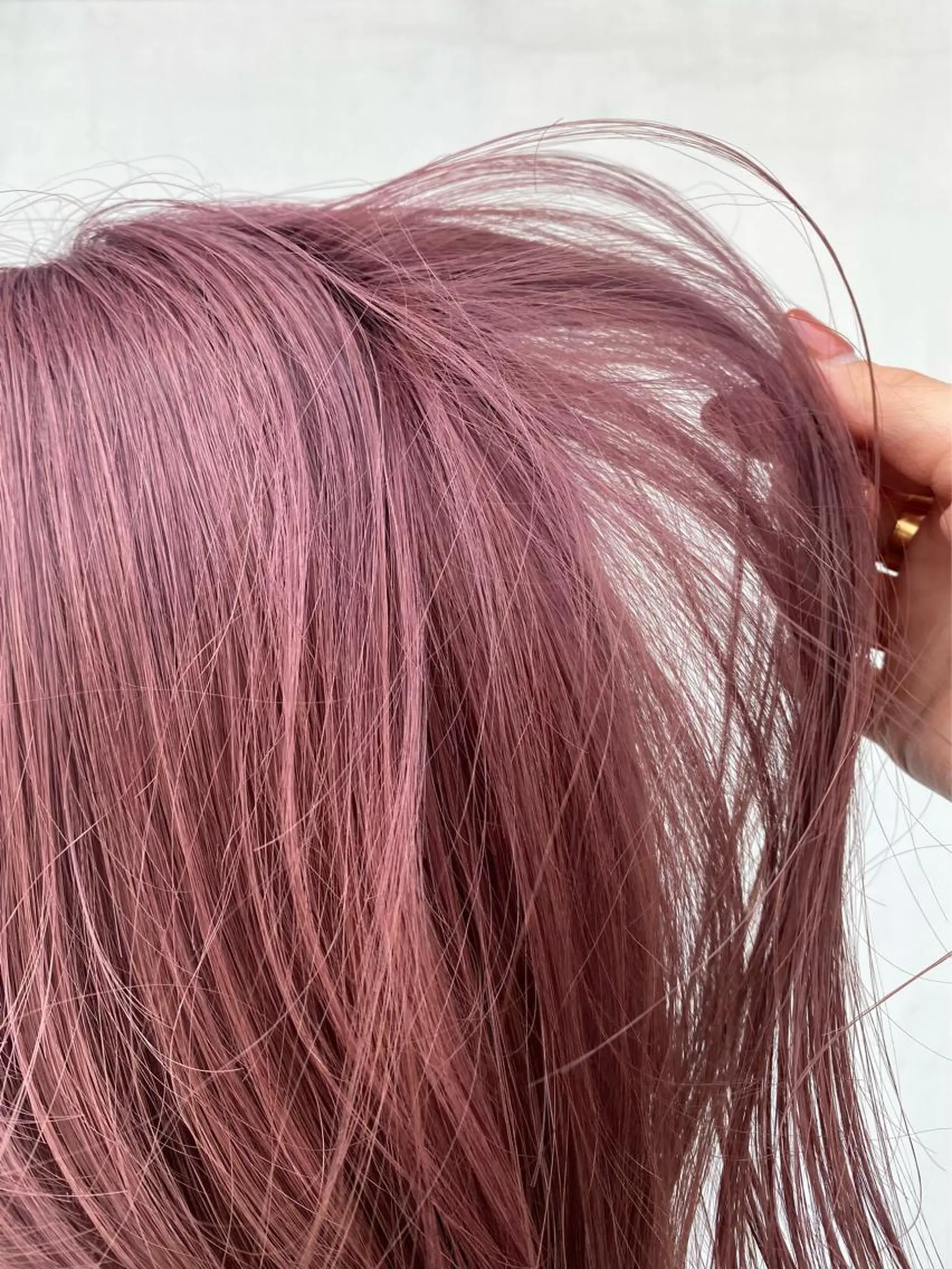 ミディアム 小林 朋花のヘアスタイル