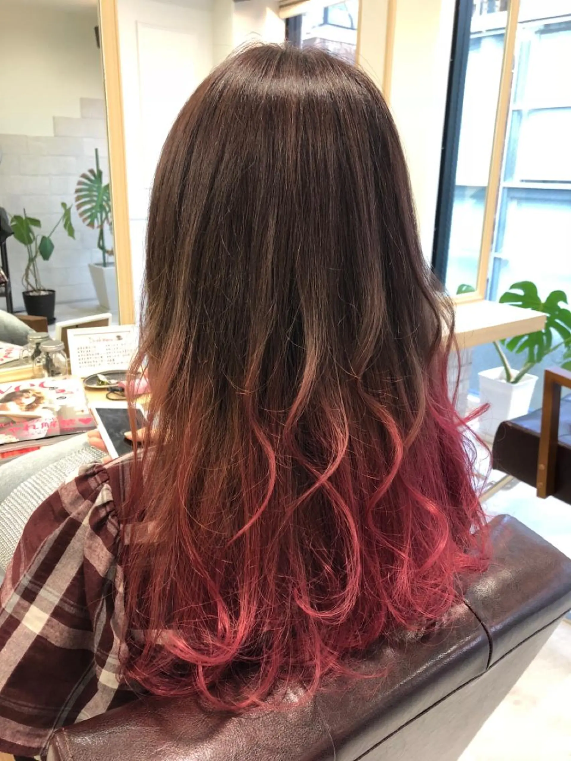 ロング カラー グラデーションカラー Zina 難波所属・YUDA 湯田のヘアスタイル