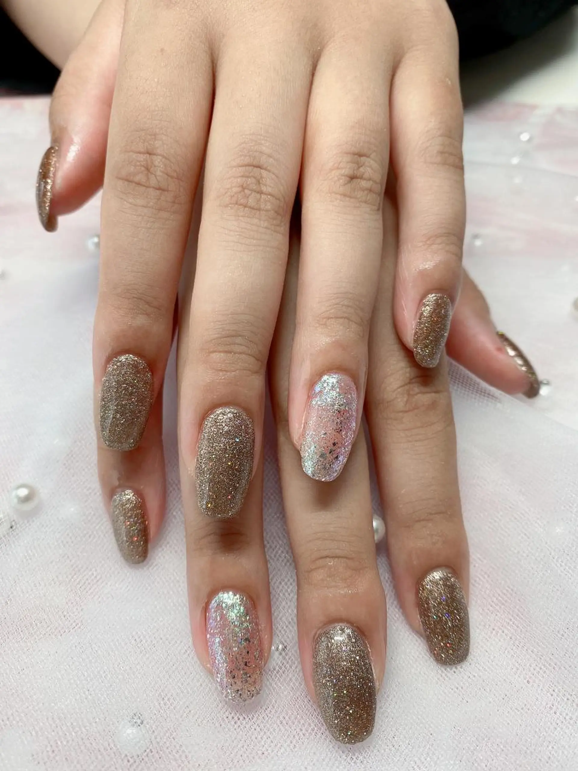 ネイル フラッシュネイル フラッシュマグ ゴールド マグネットネイル ワンカラーネイル Jasmine nailsalon所属・ジャスミン ネイルサロンのネイルデザイン