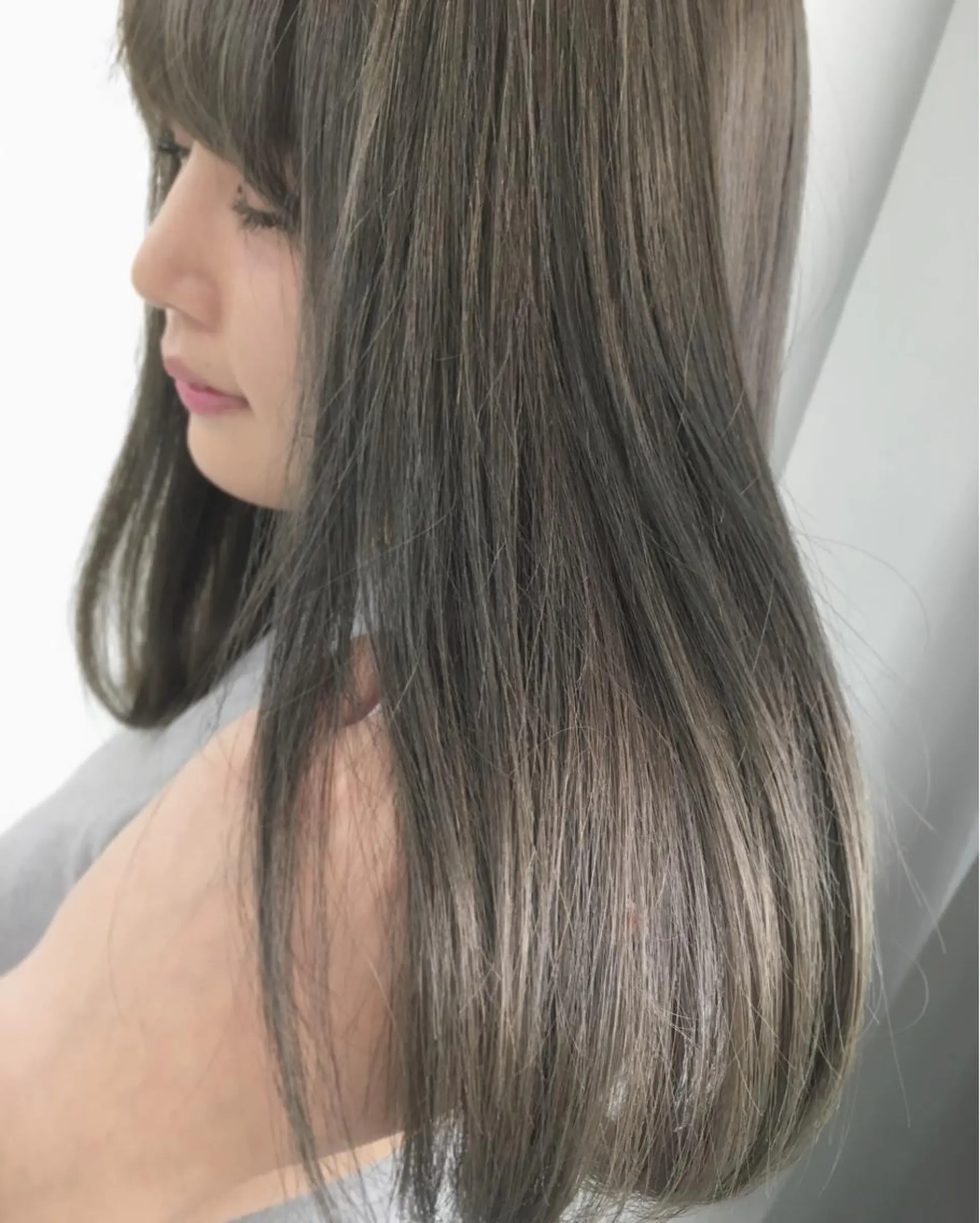 ミディアム セミロング カラー 韓×中くびれヘア💋 髪質改善宇塚元哉💓のヘアスタイル