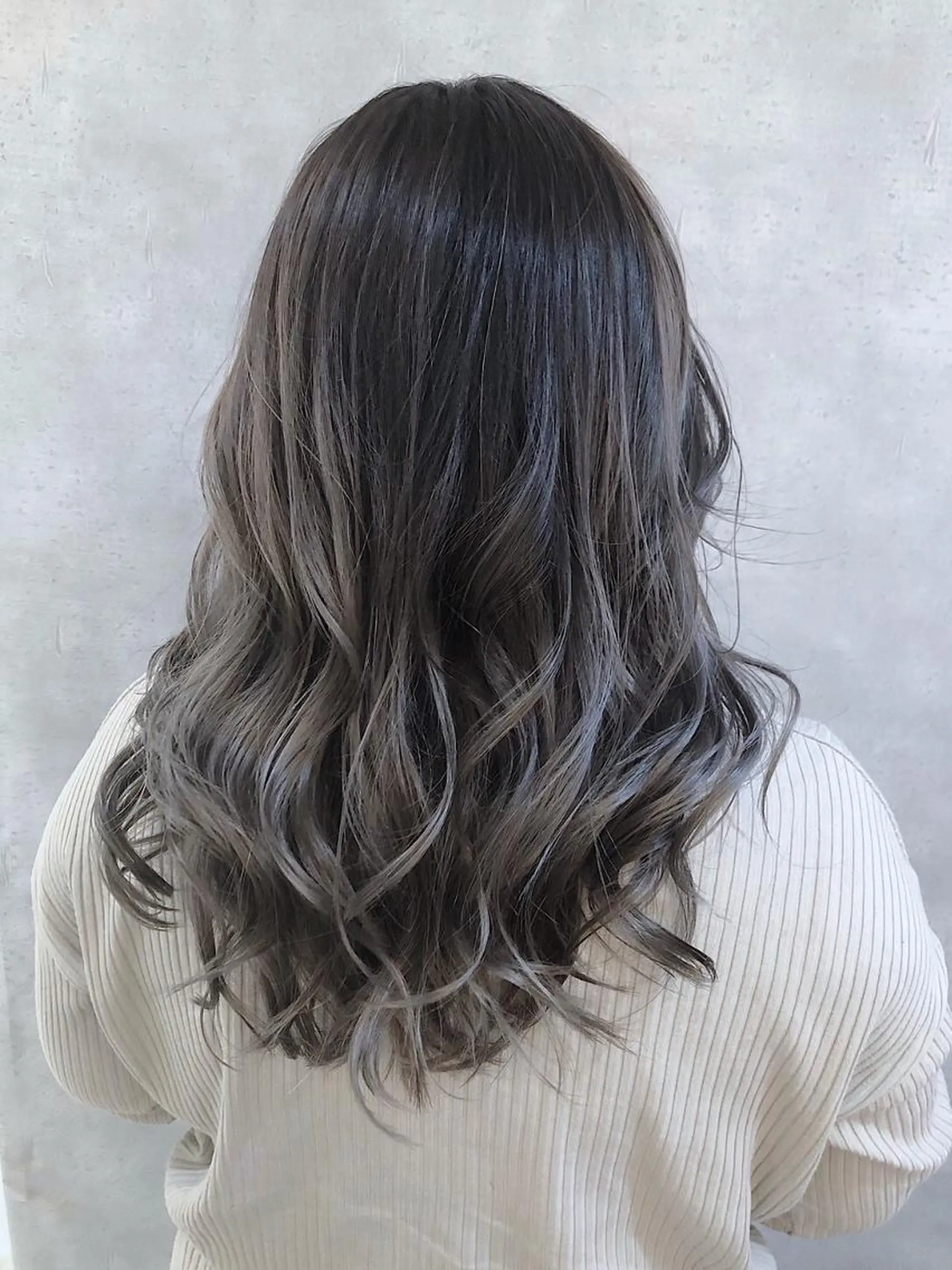 セミロング カラー MOU namba ムウナンバのヘアスタイル