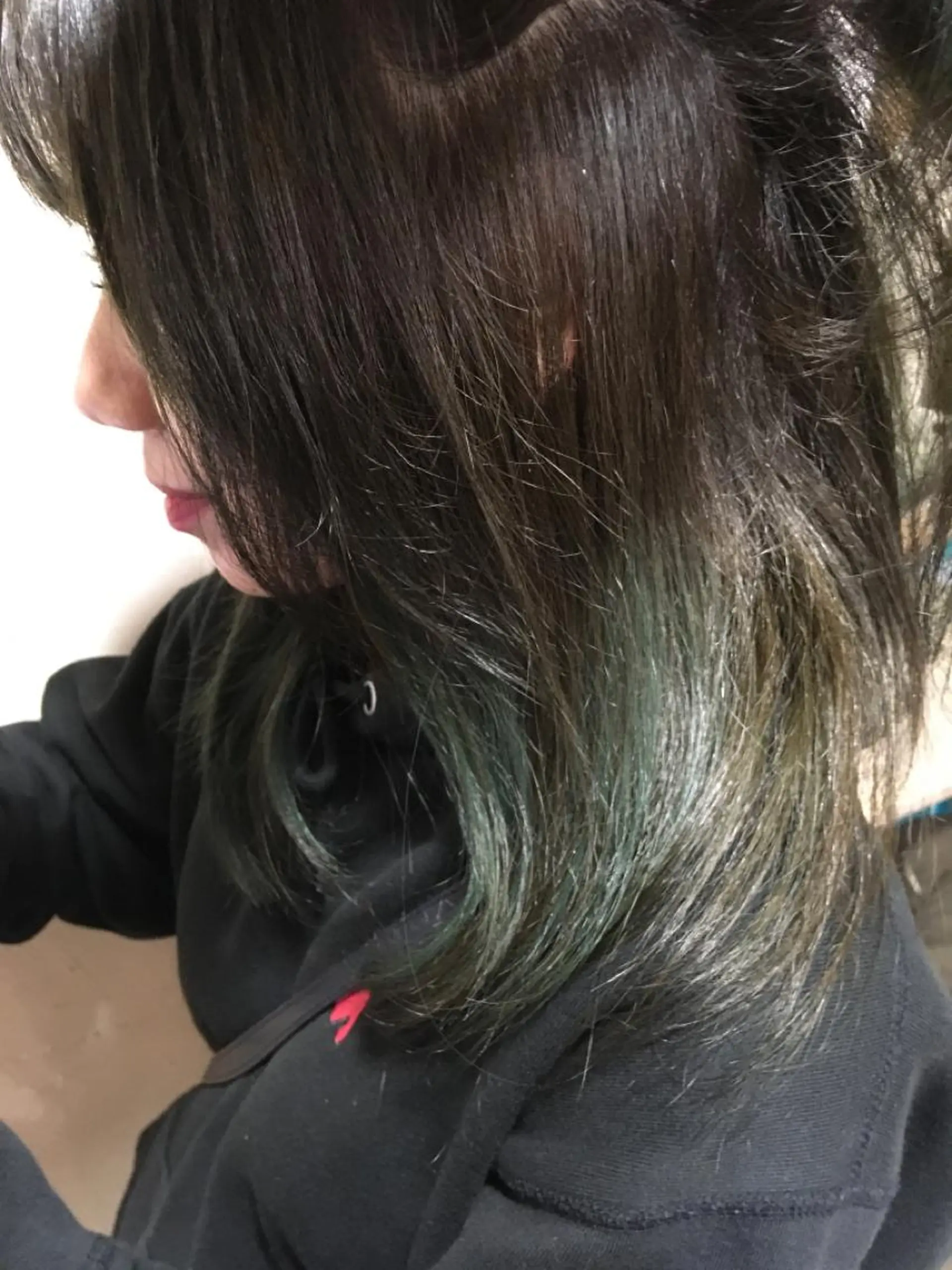 ロング カラー 前平 友慈のヘアスタイル