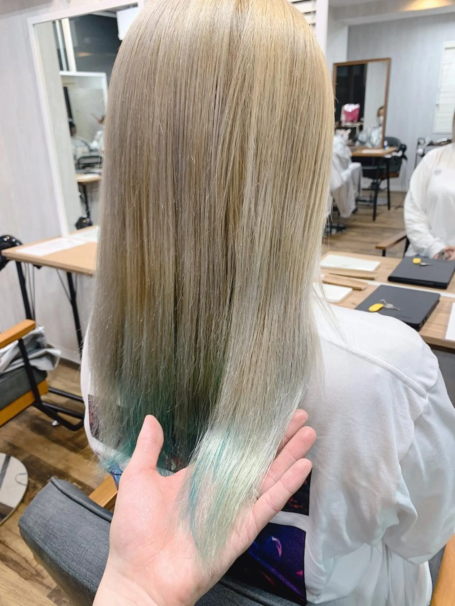 セミロング カラー ヘアアレンジ カット ヘアカラー HUENEST アカデミーサロンのヘアスタイル