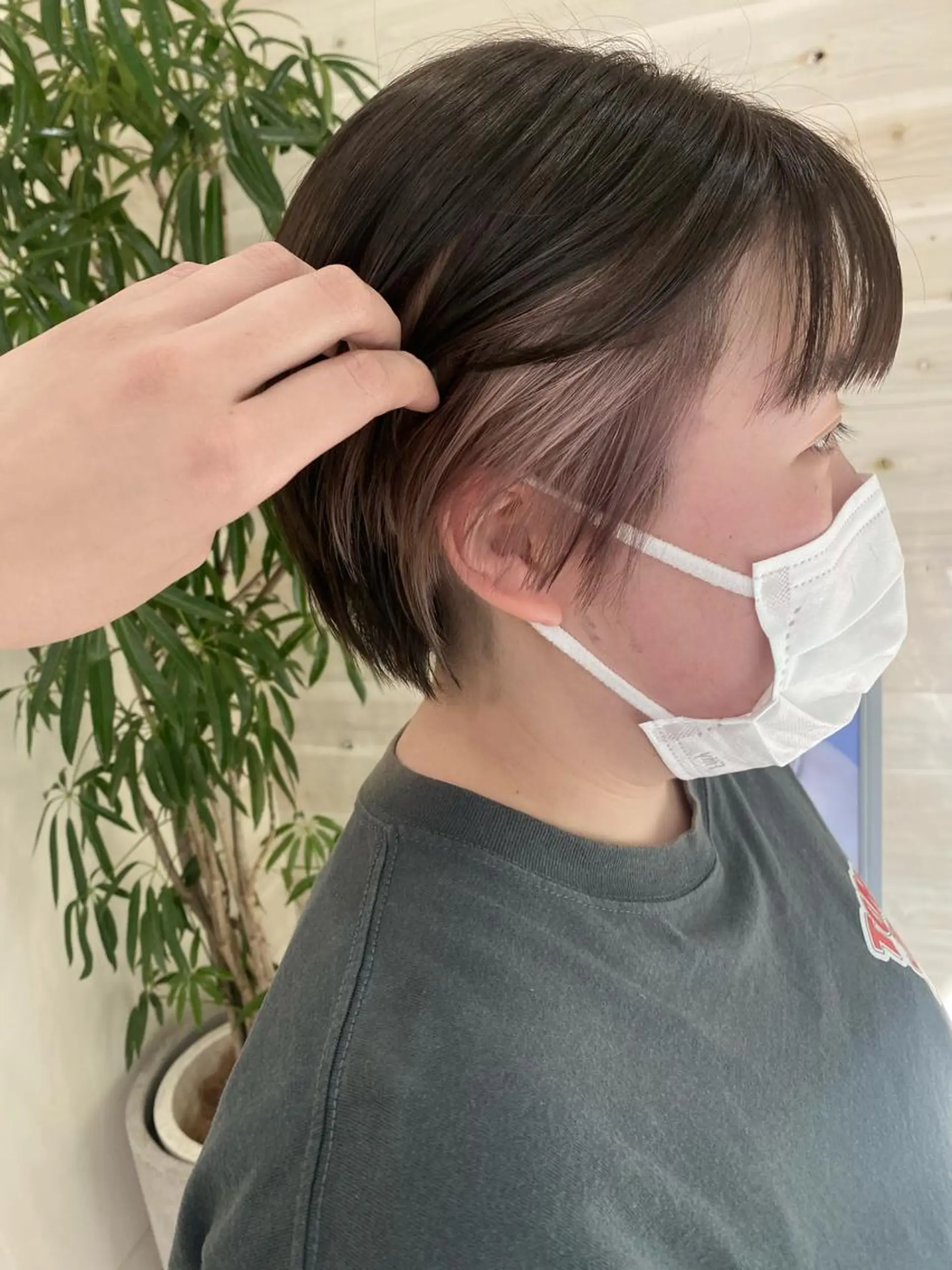 ショート カラー ベージュカラー インナーカラー ホワイトベージュ 韓国ヘア／艶カラー minamiのヘアスタイル