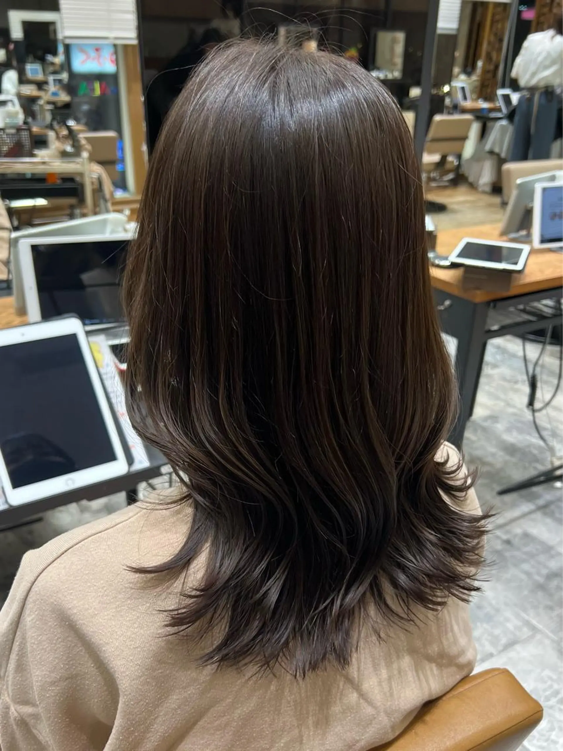 ミディアム くびれヘア 髪質改善 縮毛矯正 カット ヘアカラー トリートメント 🧡くびれヘア/前髪 顔周り🧡久原結衣のヘアスタイル