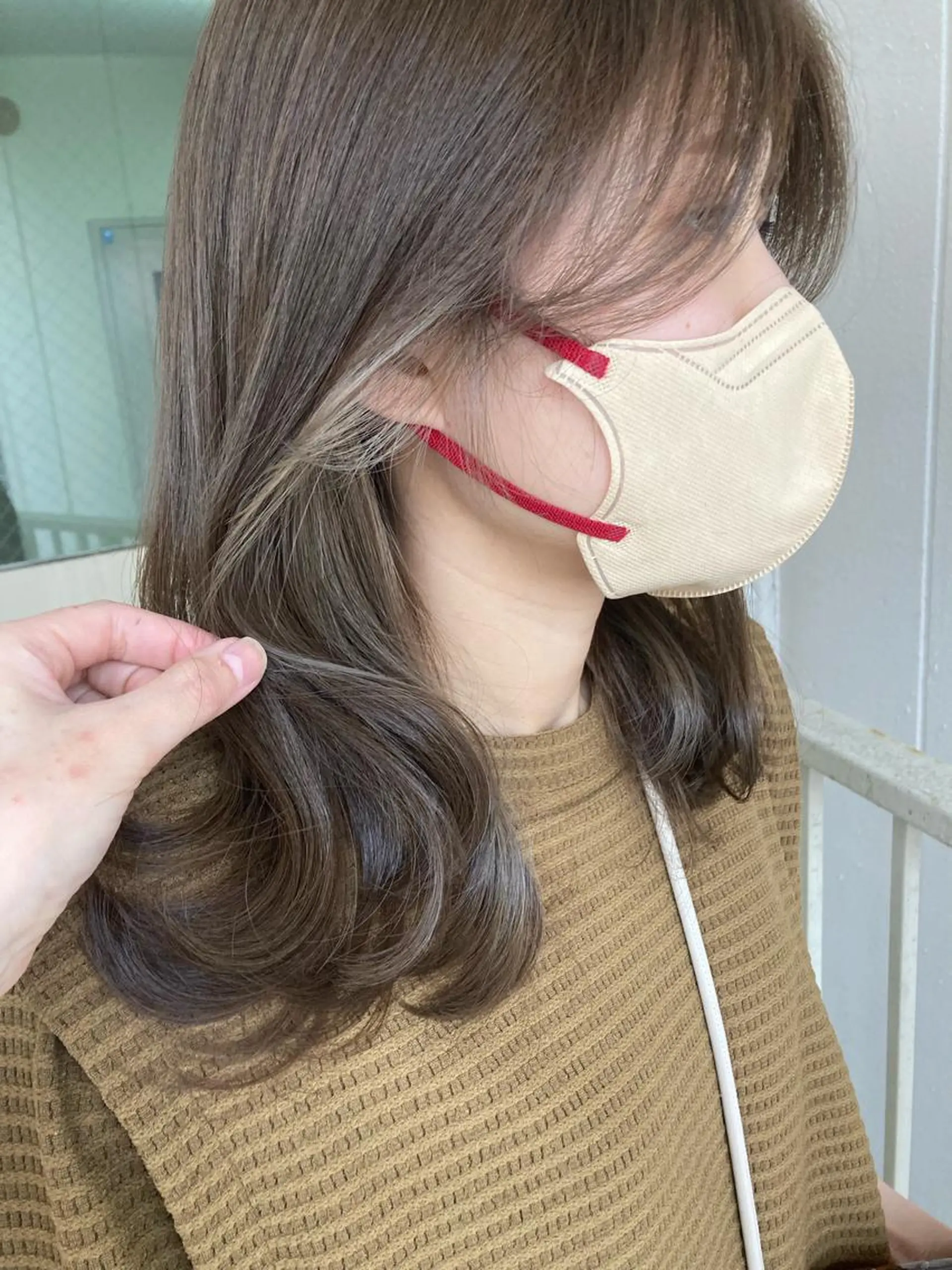 ミディアム roka ノゾミのヘアスタイル