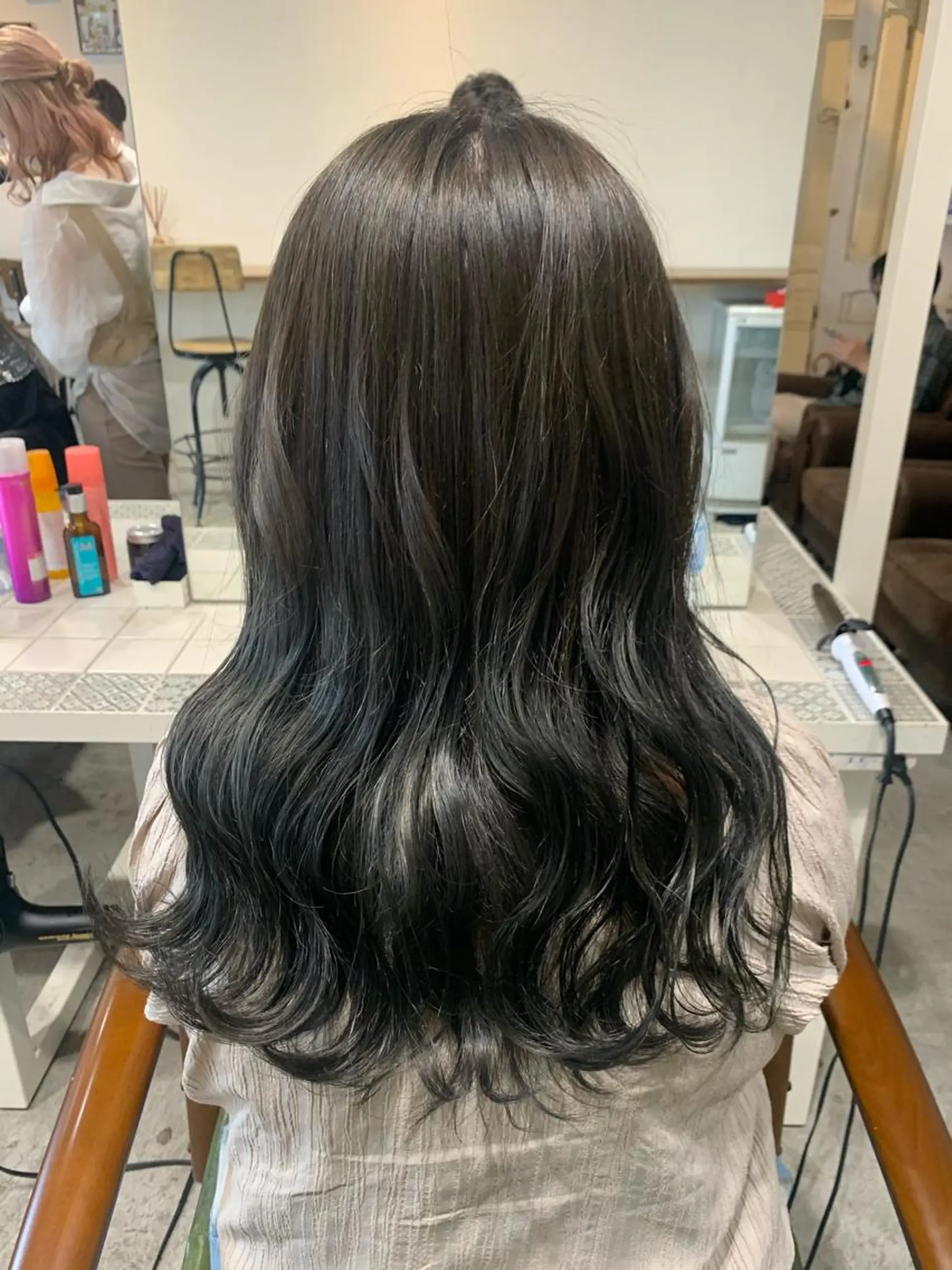 カラー ヘアアレンジ グレージュ オリーブグレージュ オリーブグレー ヘアカラー トリートメント ヘアセット 金子 廉のヘアスタイル