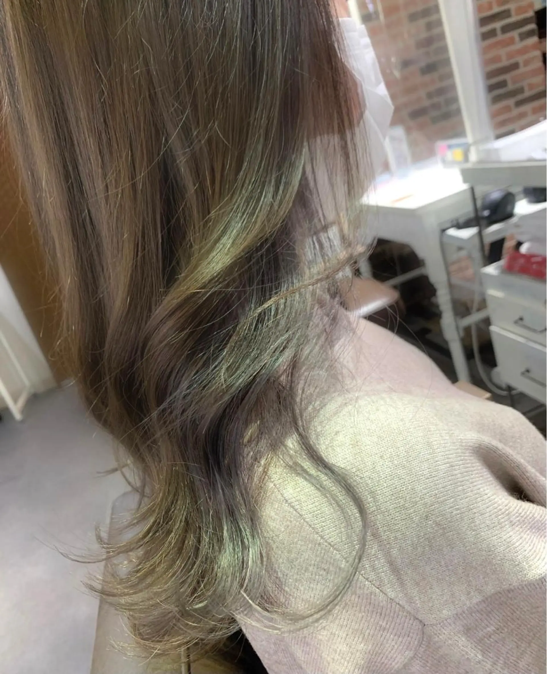 カラー エミュスト心斎橋所属・🎨カラー&髪質改善 職人　松葉優希のヘアスタイル